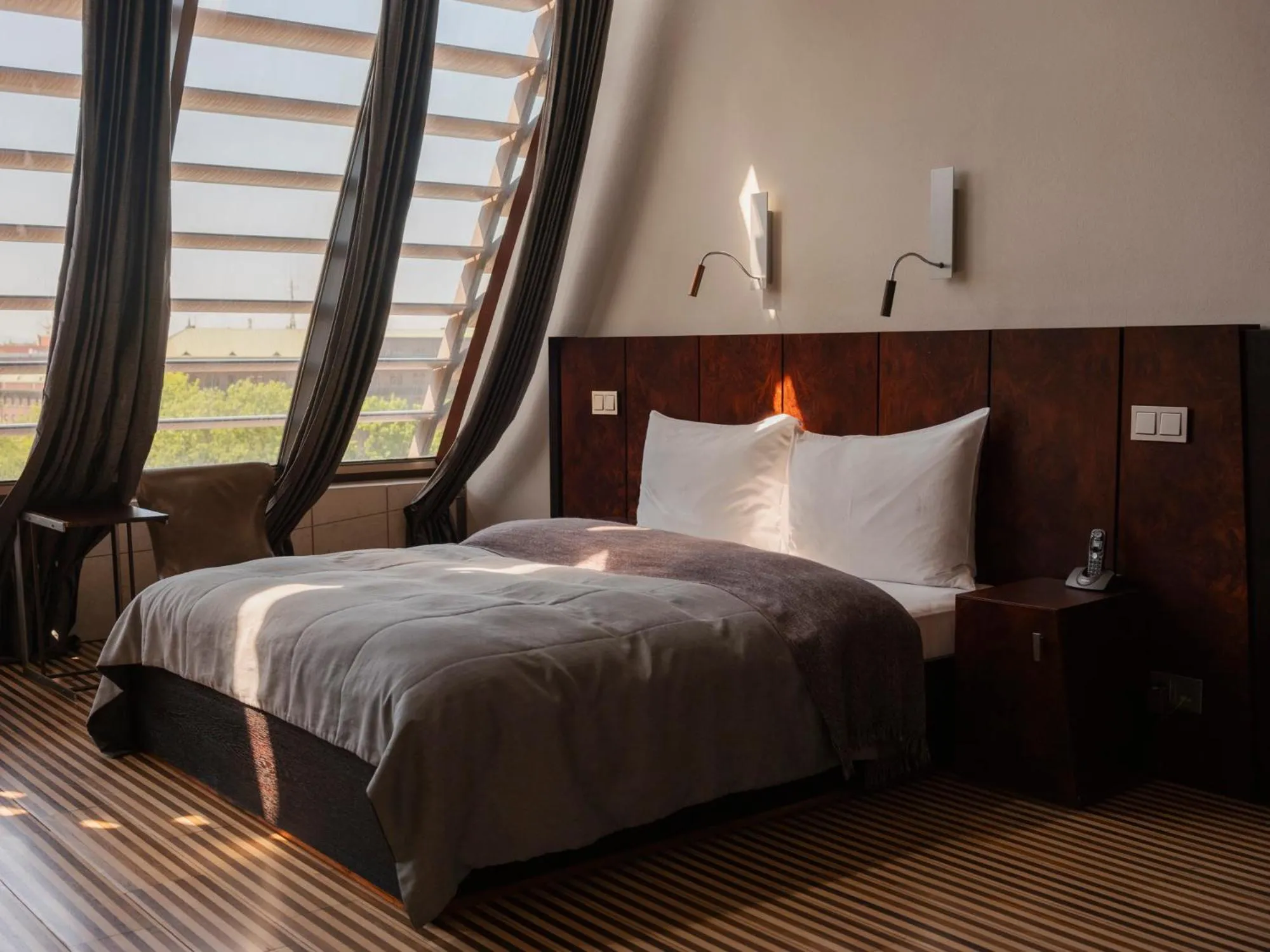 Bed in Hotel Monopol