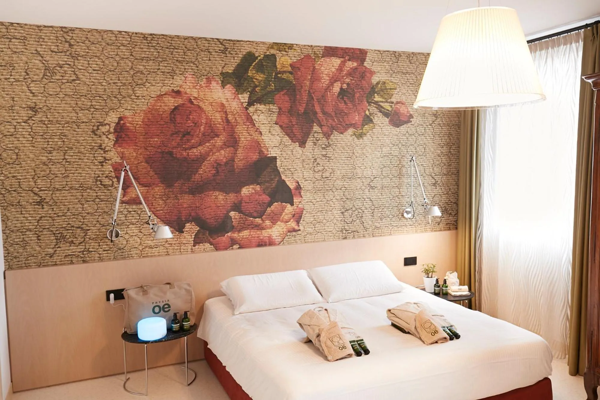 Photo of the whole room, Bed in Antica Pusterla Relais de Charme