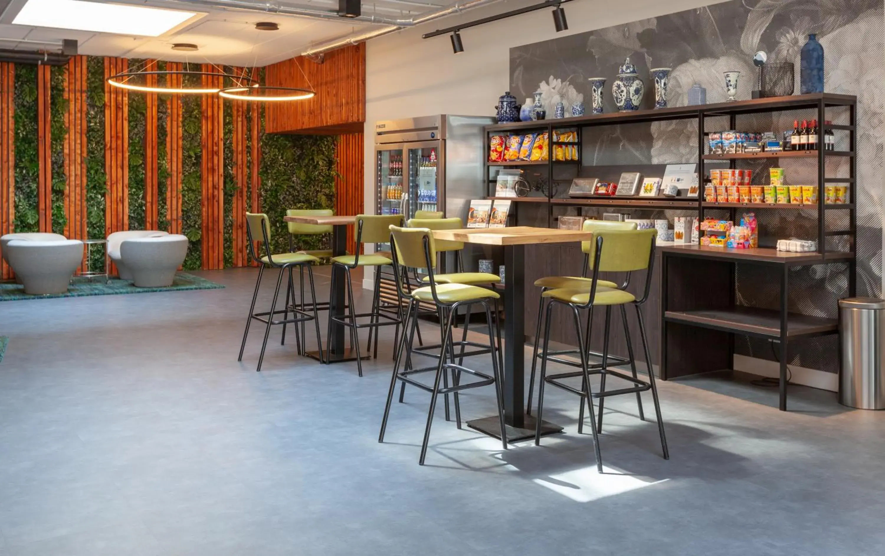 Lounge or bar in Best Western Plus Hotel Amstelveen Lounge or bar in Best Western Plus Hotel Amstelveen