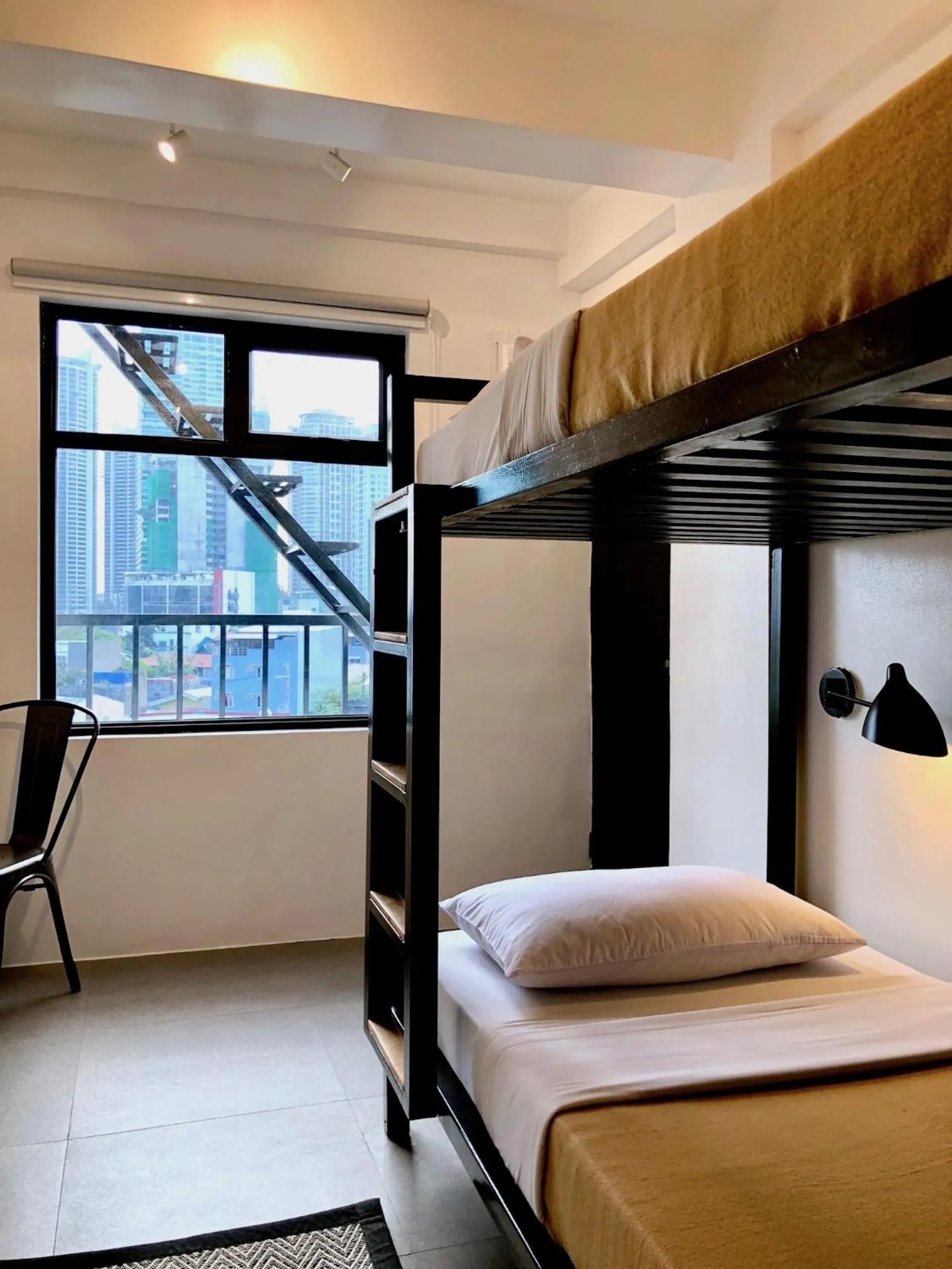 bunk bed, Bed in Gomez House