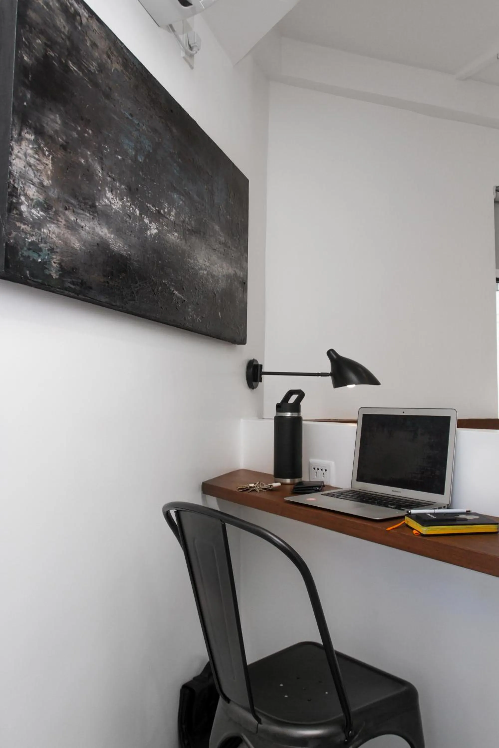 hair dresser in Gomez House