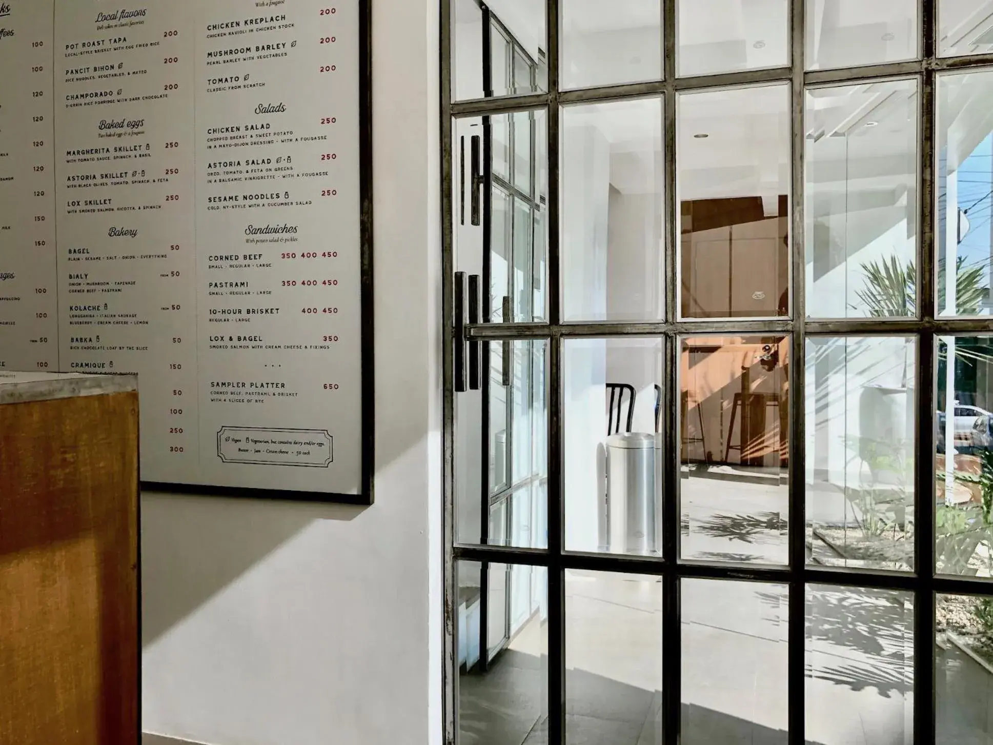 Restaurant/places to eat in Gomez House Restaurant/places to eat in Gomez House