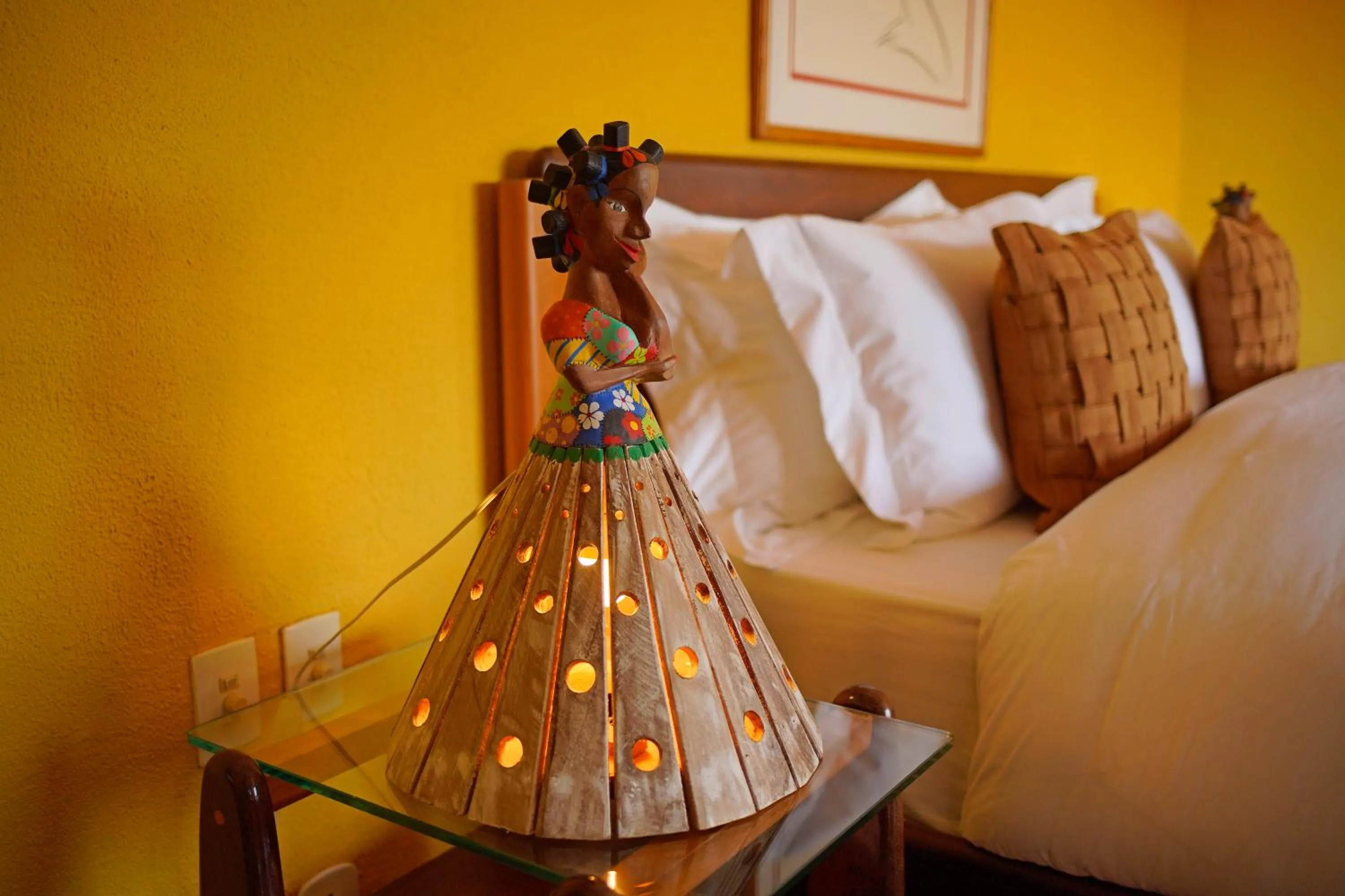 Decorative detail, Bed in Cliffside Luxury Inn