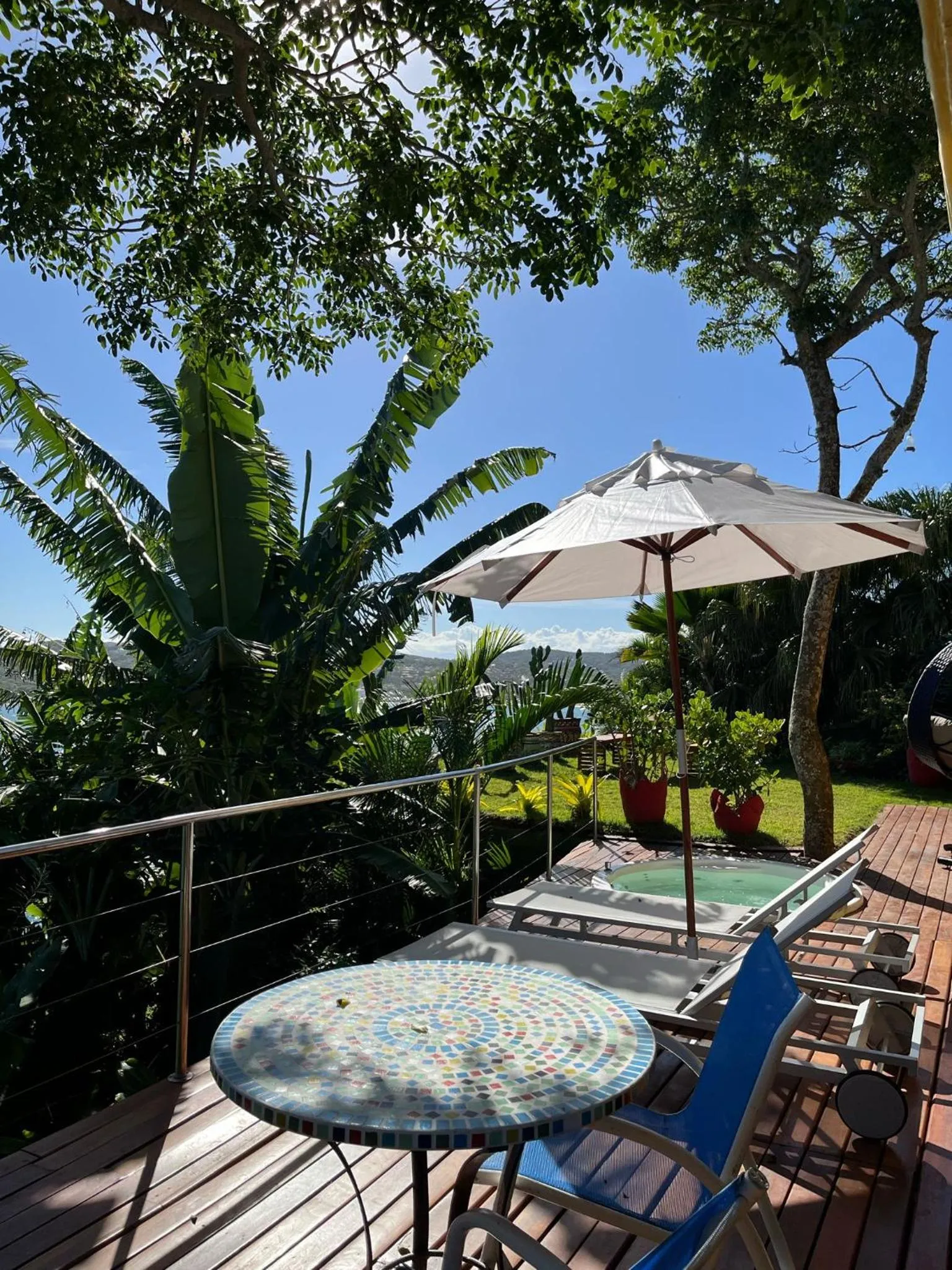 Dining area in Cliffside Luxury Inn