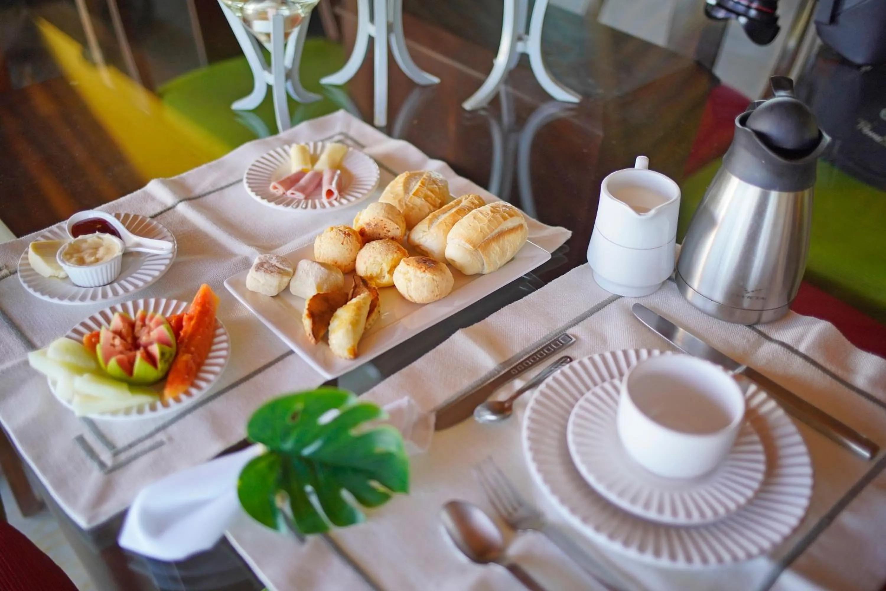 Breakfast in Cliffside Luxury Inn