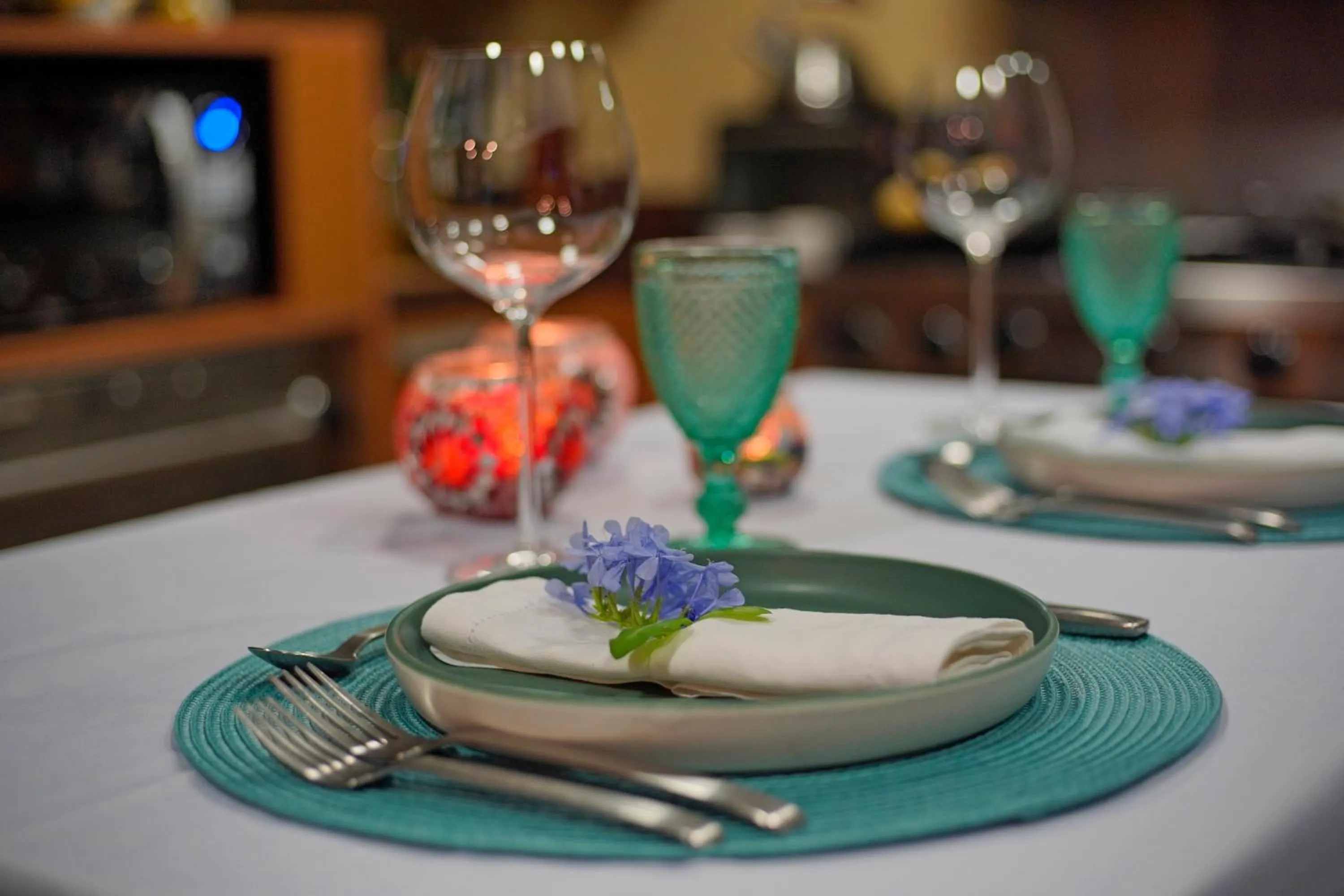 Restaurant/places to eat in Cliffside Luxury Inn