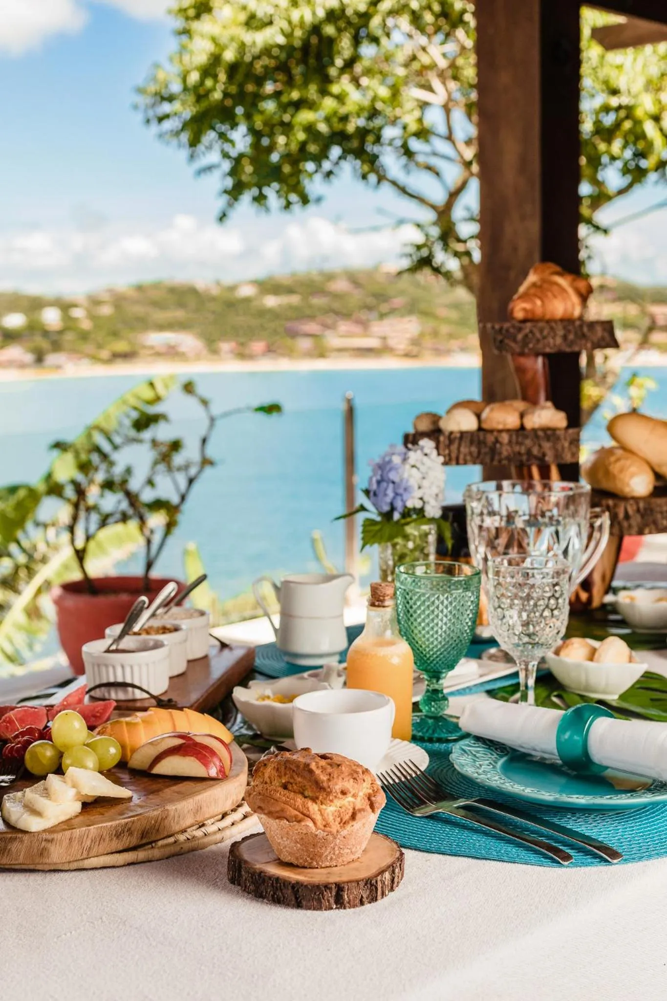 Breakfast in Cliffside Luxury Inn