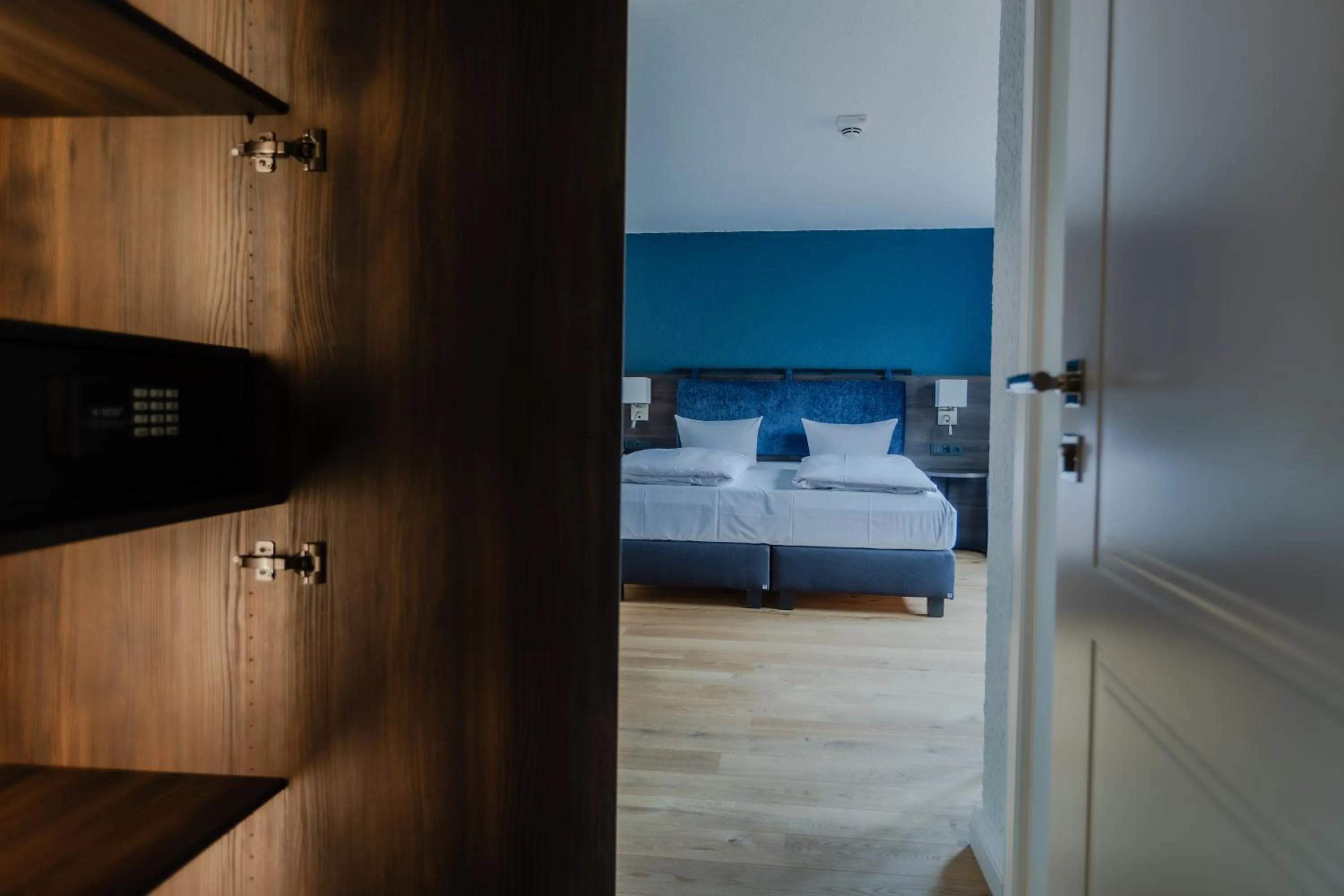 Photo of the whole room, Bed in Romantik Hotel Walhalla