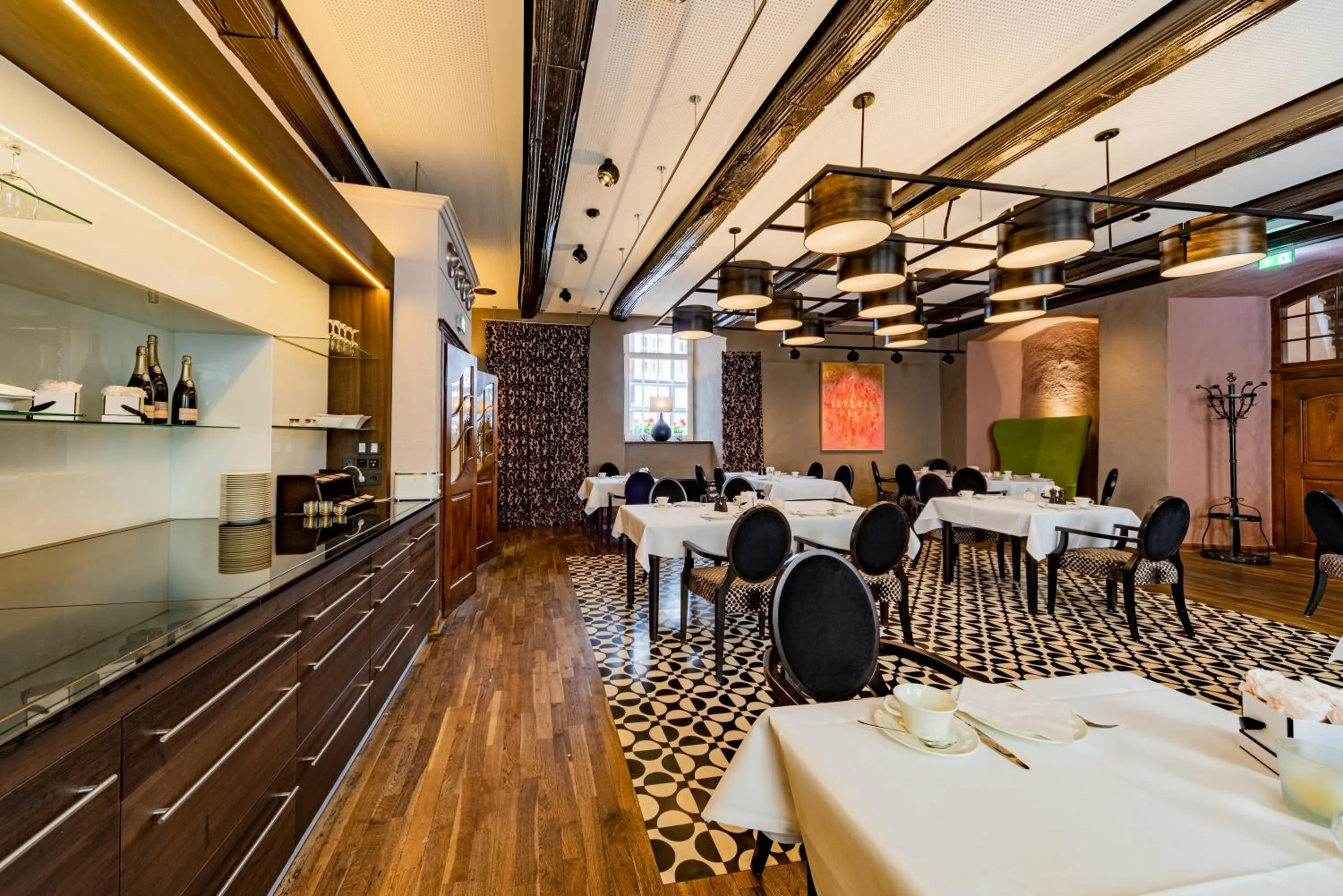 Restaurant/places to eat in Romantik Hotel Walhalla