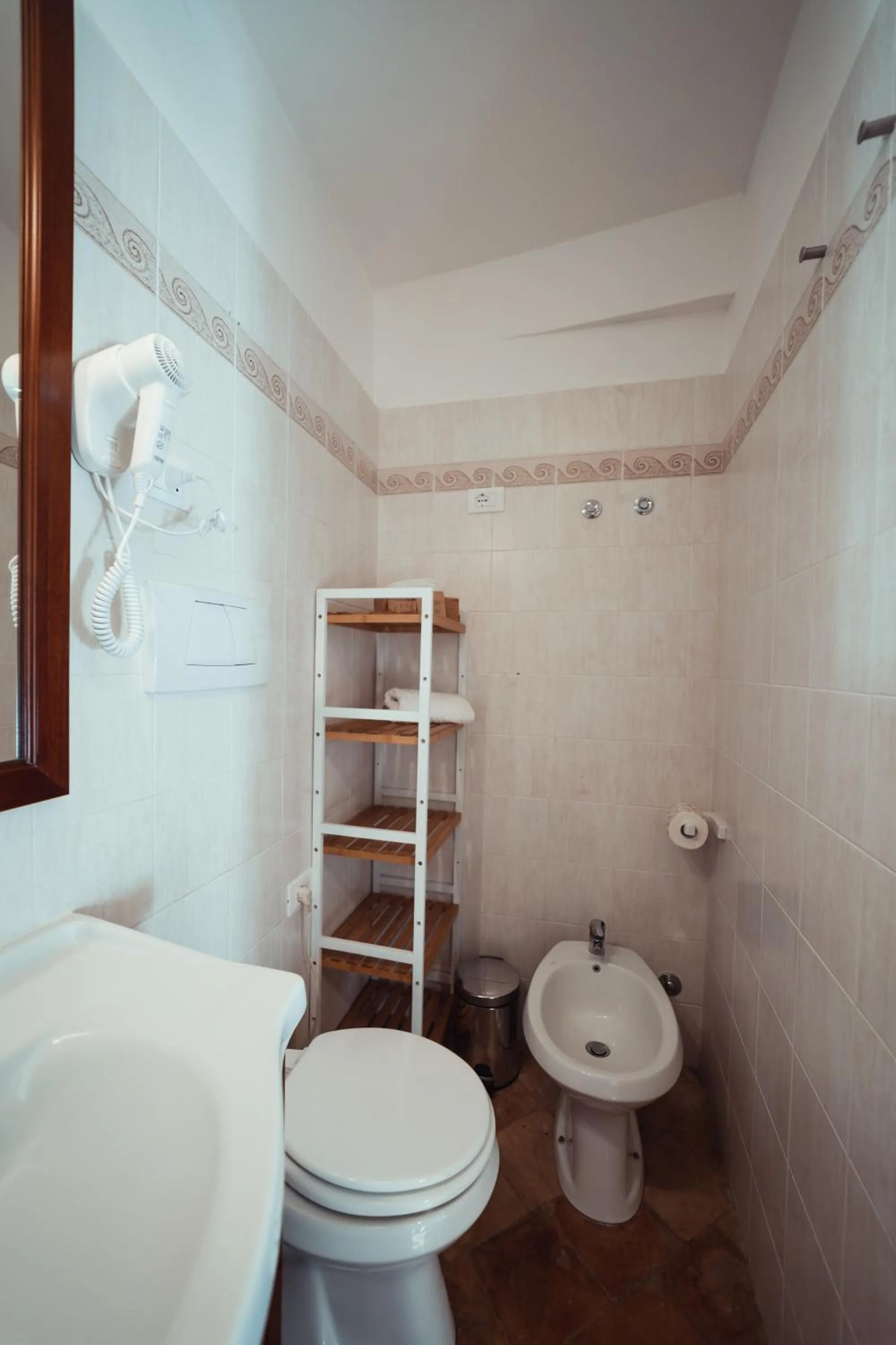 Toilet in Gradelle San Nicola