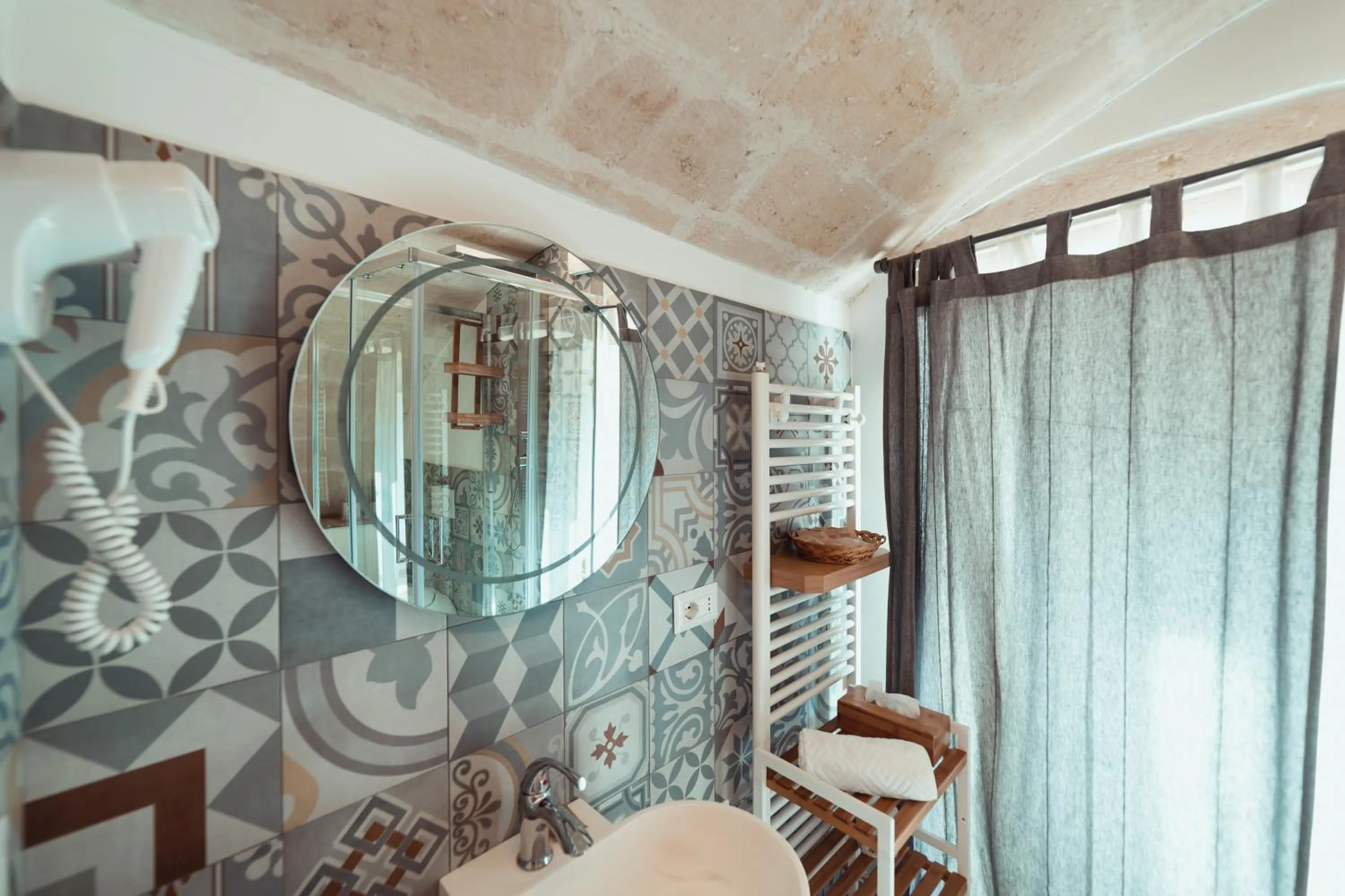 Shower in Gradelle San Nicola