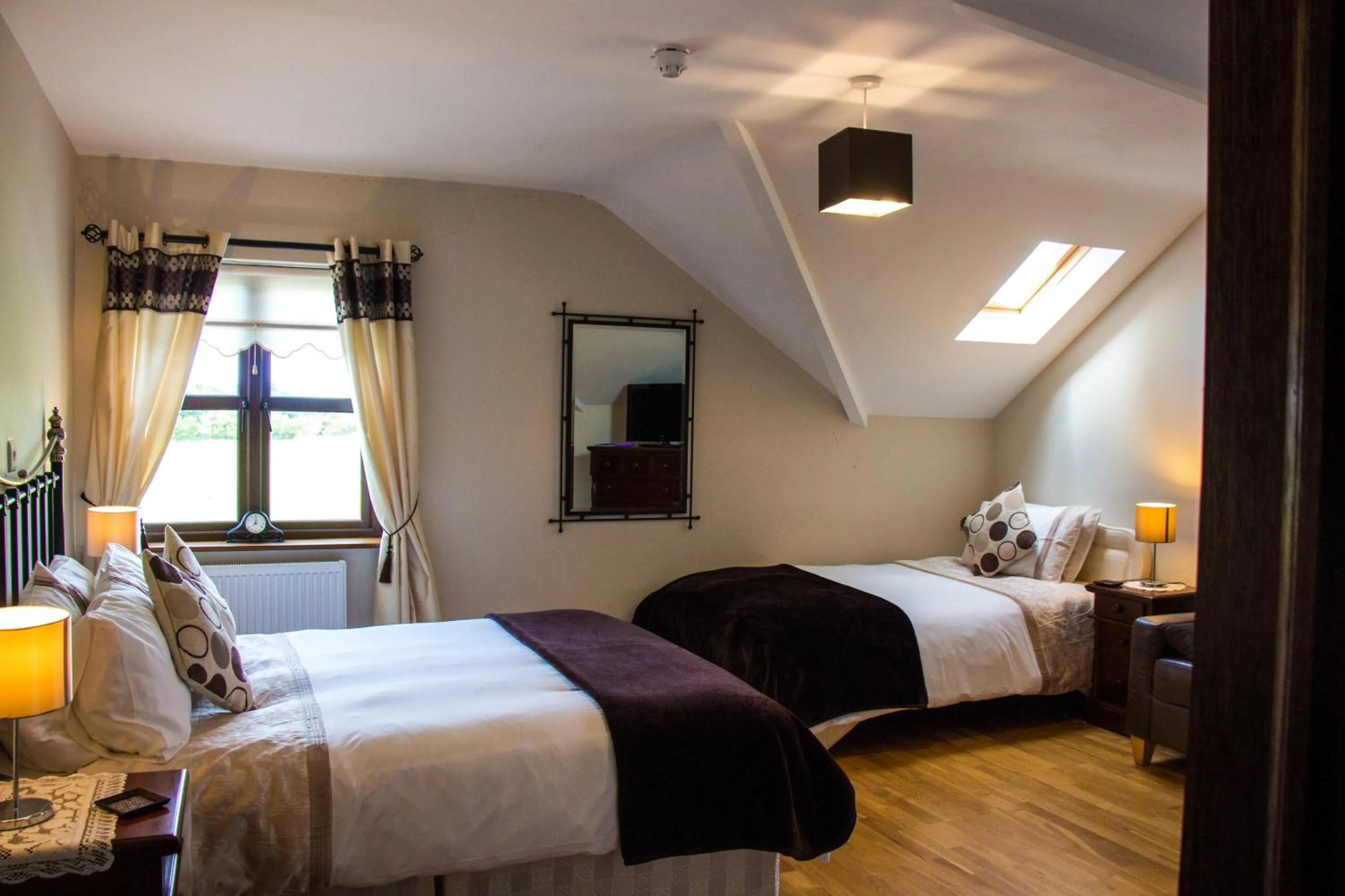 Day, Bed in Murray's Mountain View