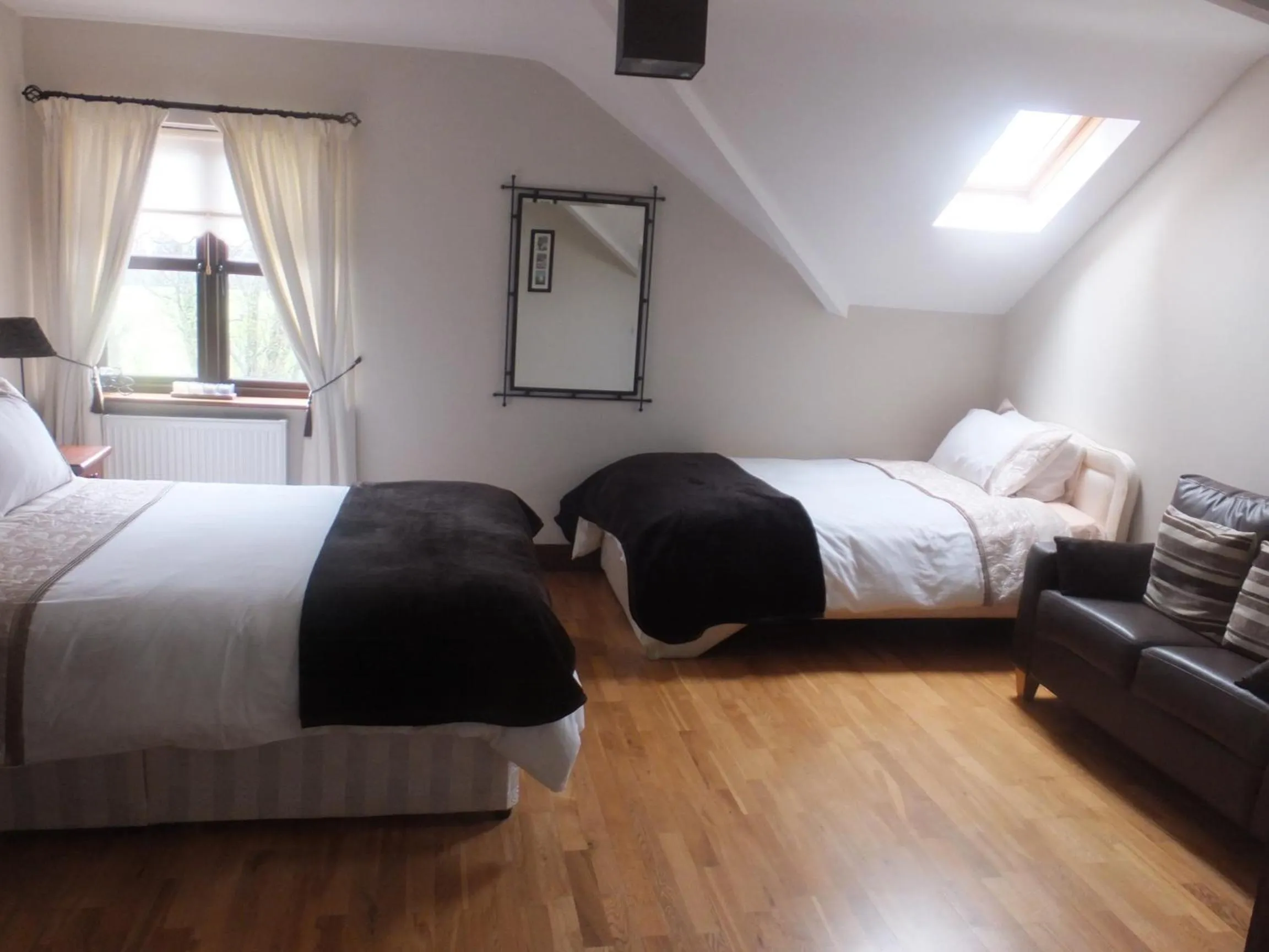 Day, Bed in Murray's Mountain View