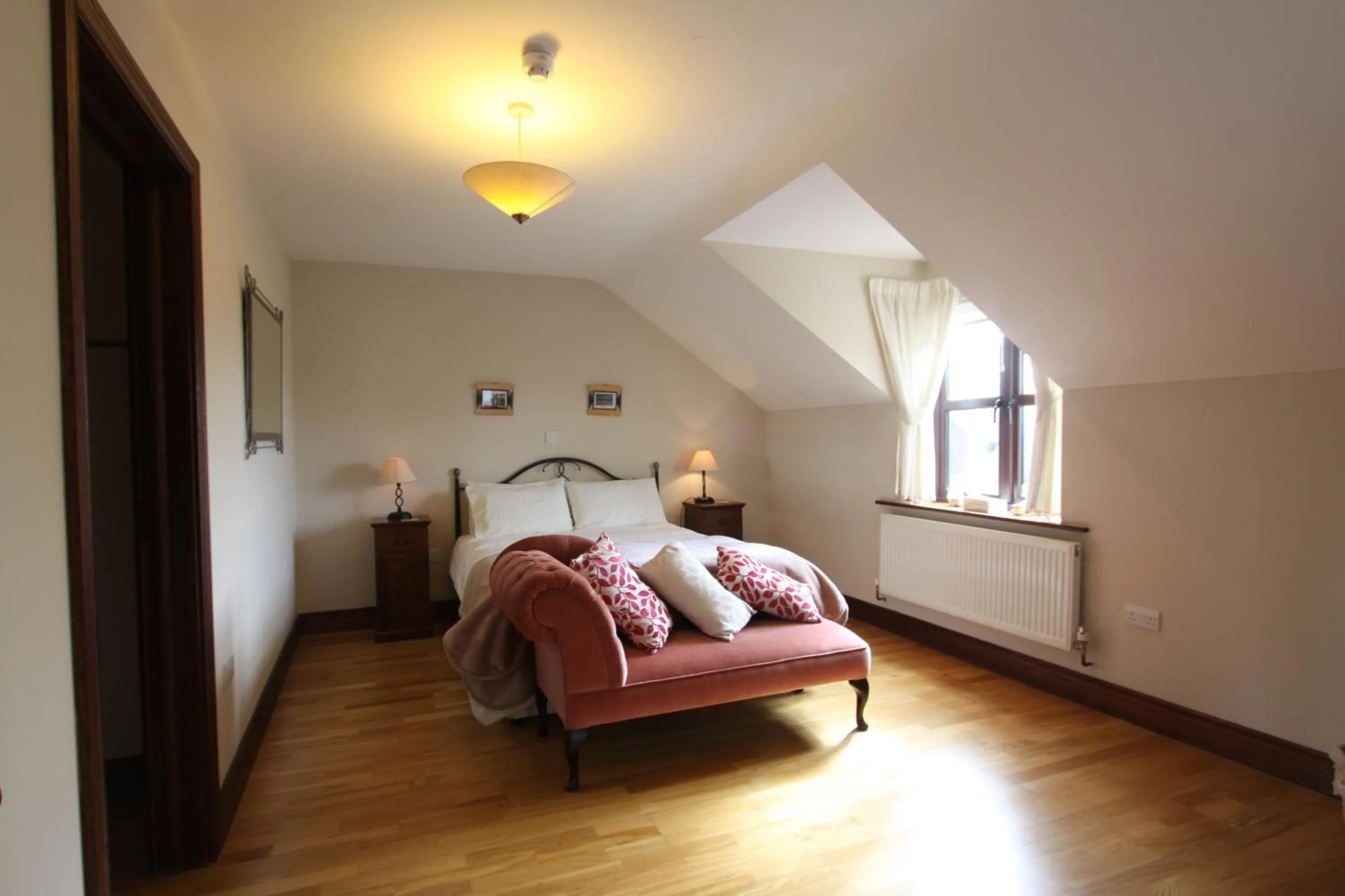 Day, Bed in Murray's Mountain View