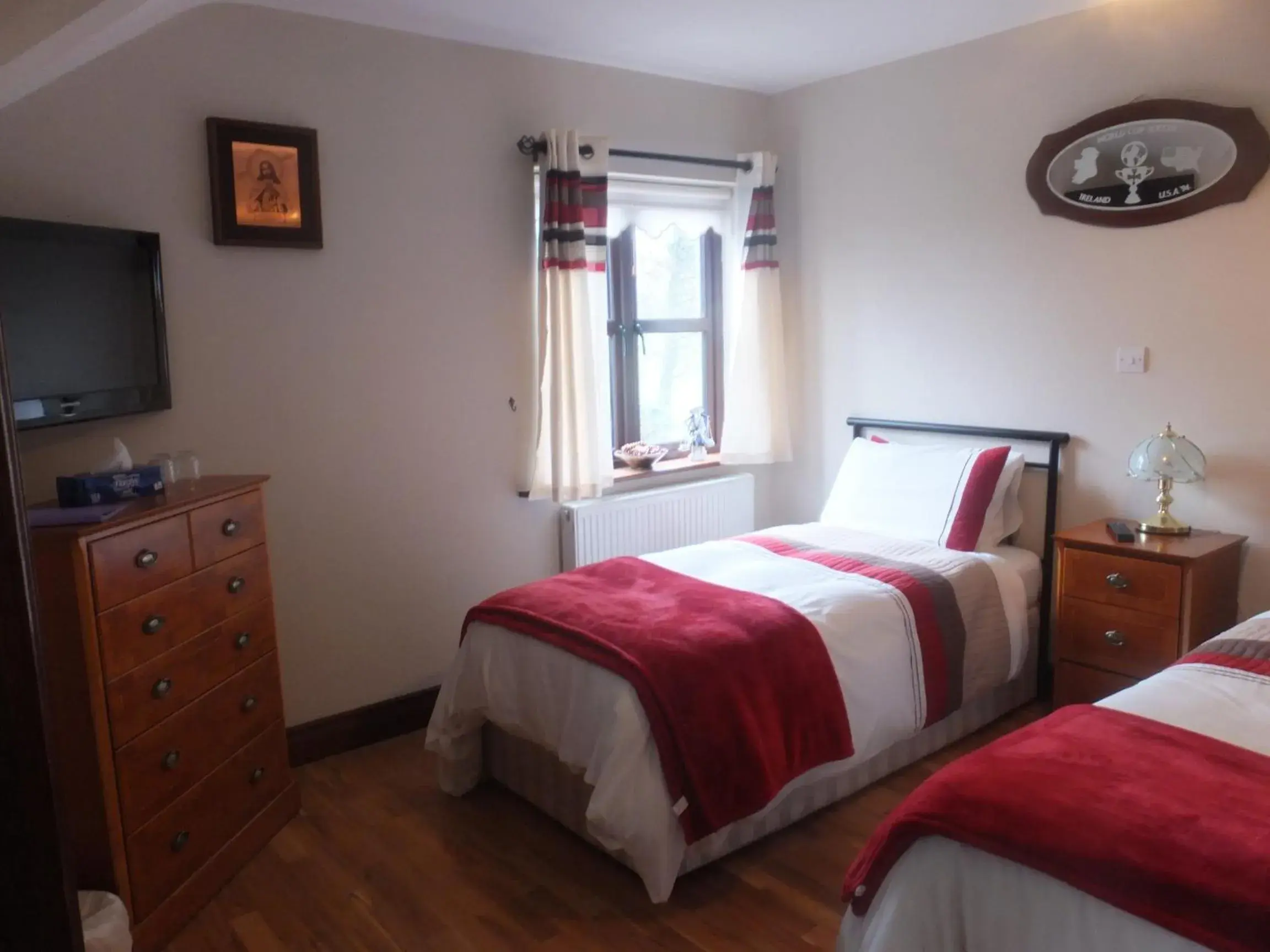 Twin Room in Murray's Mountain View Twin Room in Murray's Mountain View