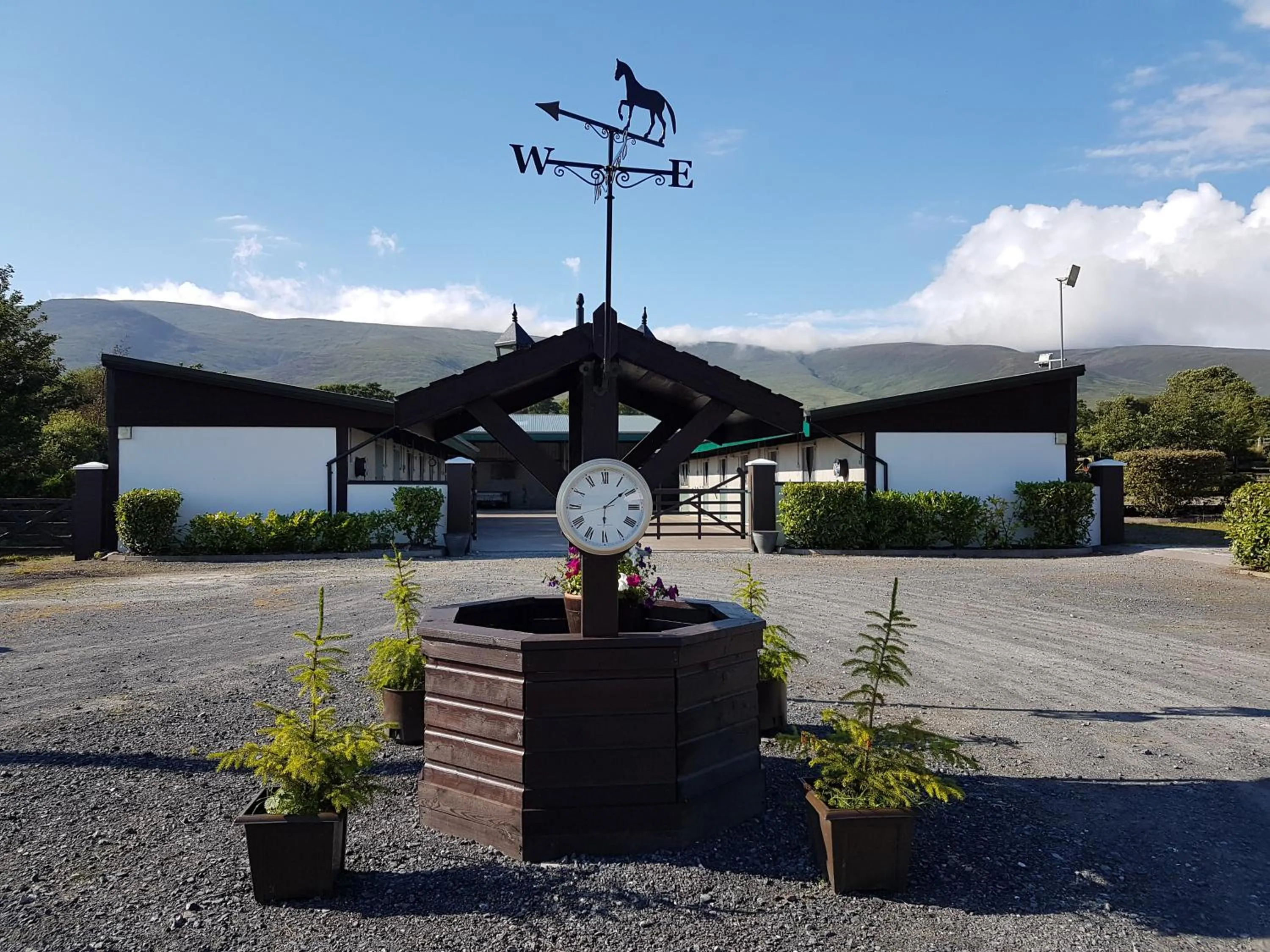 Garden view in Murray's Mountain View