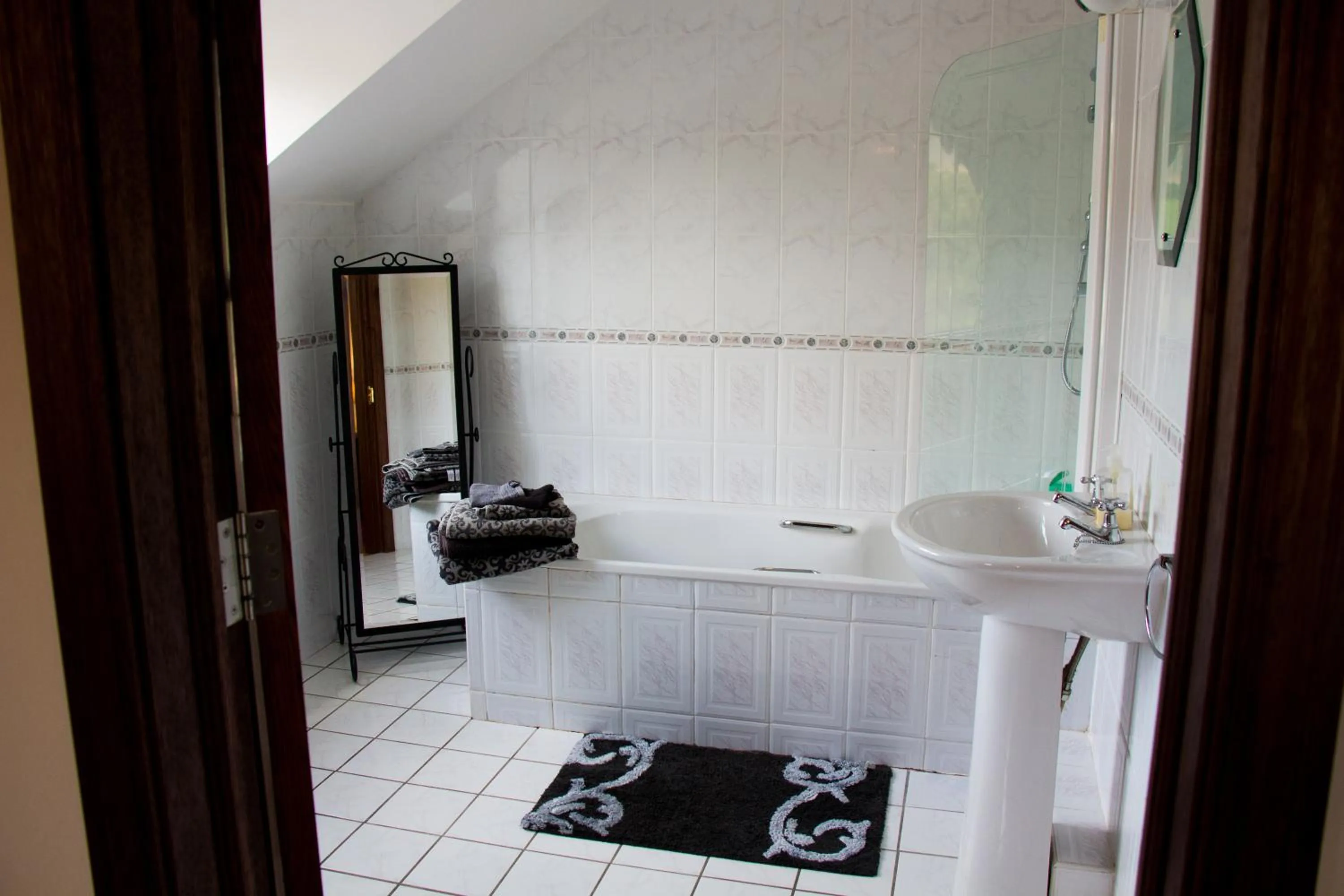 Bathroom in Murray's Mountain View