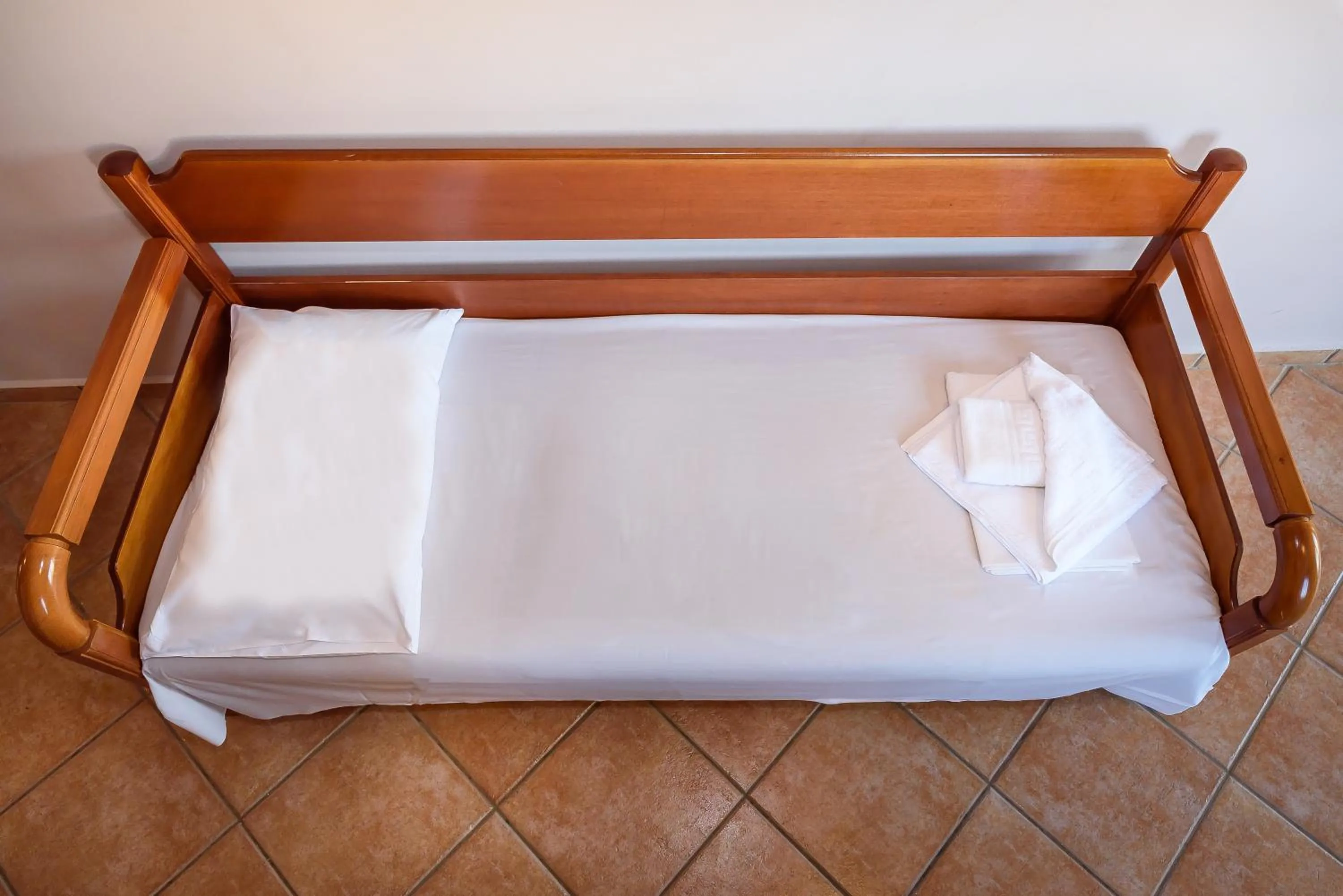 Bed in Irinoula Dreams