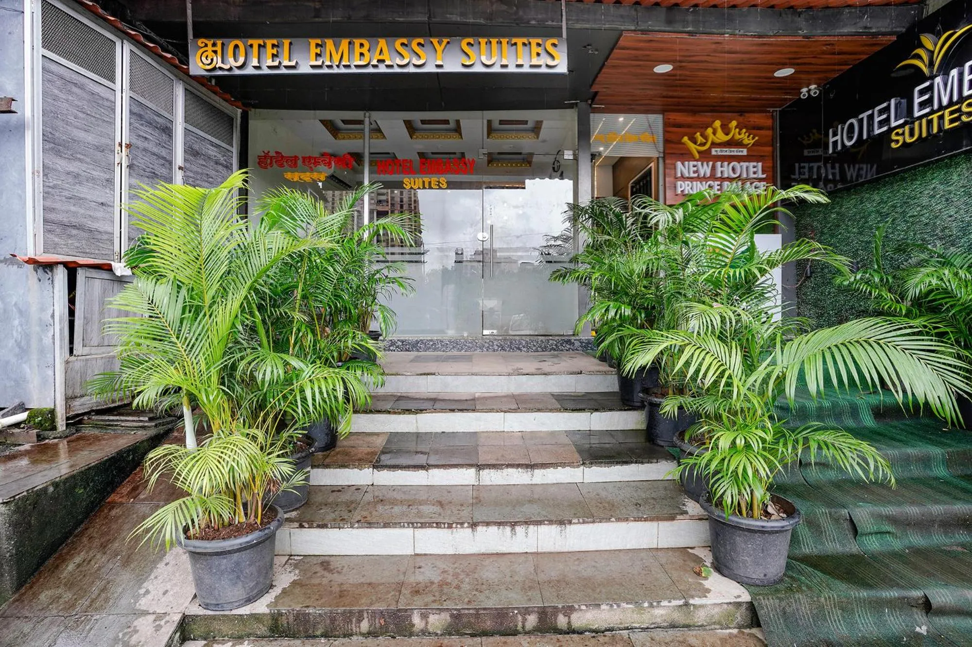 Facade/entrance in FabExpress Embassy Suites - Nr BKC