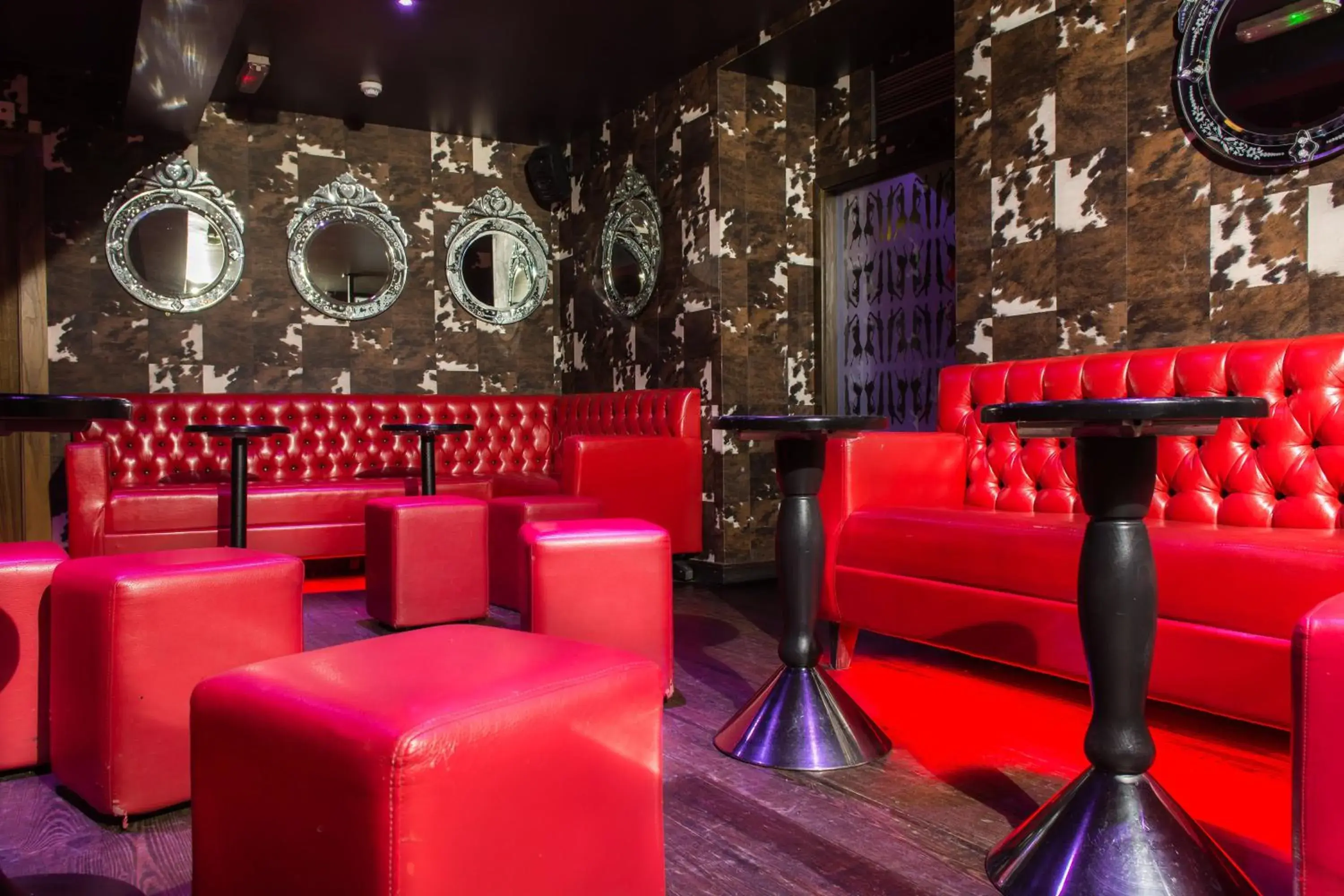 Lounge or bar in Russell Court Hotel Lounge or bar in Russell Court Hotel