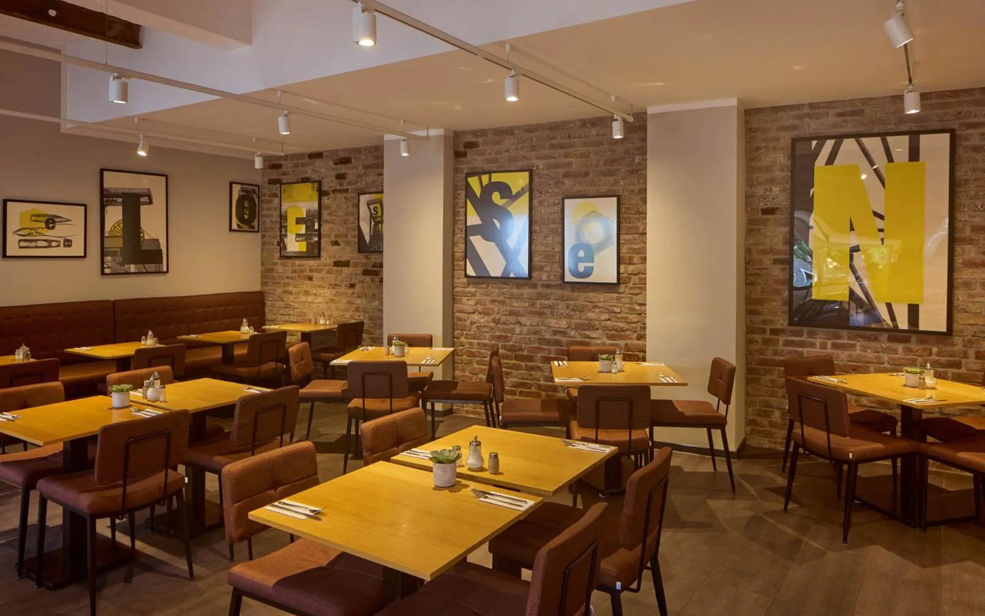 Restaurant/places to eat in Boutique Essen City