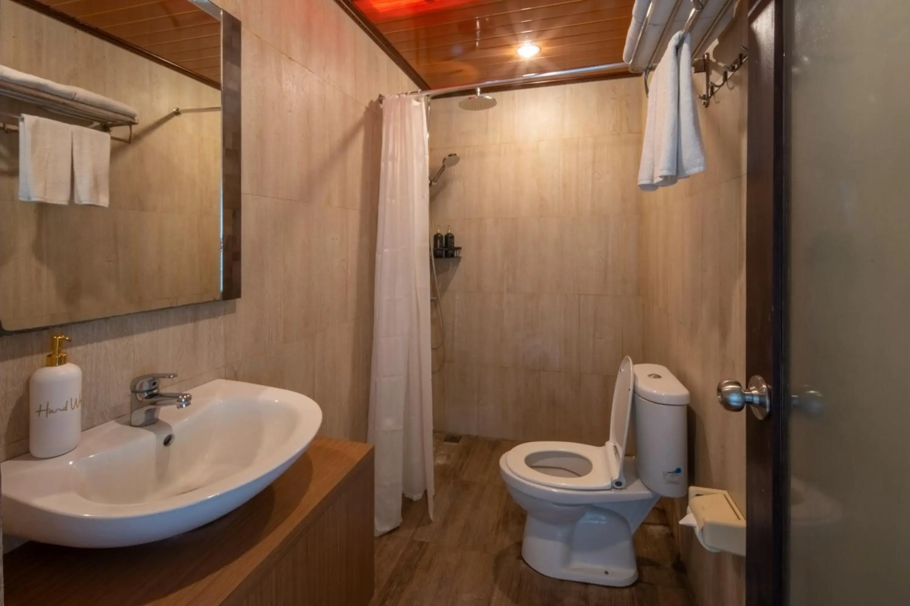 Bathroom in Abasan Hill Hotel and Spa Bathroom in Abasan Hill Hotel and Spa