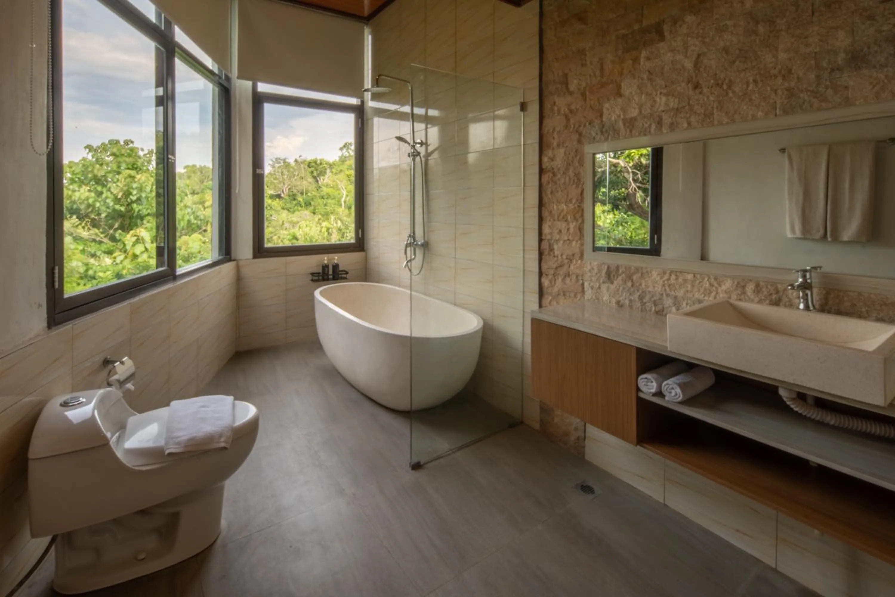 Bathroom in Abasan Hill Hotel and Spa