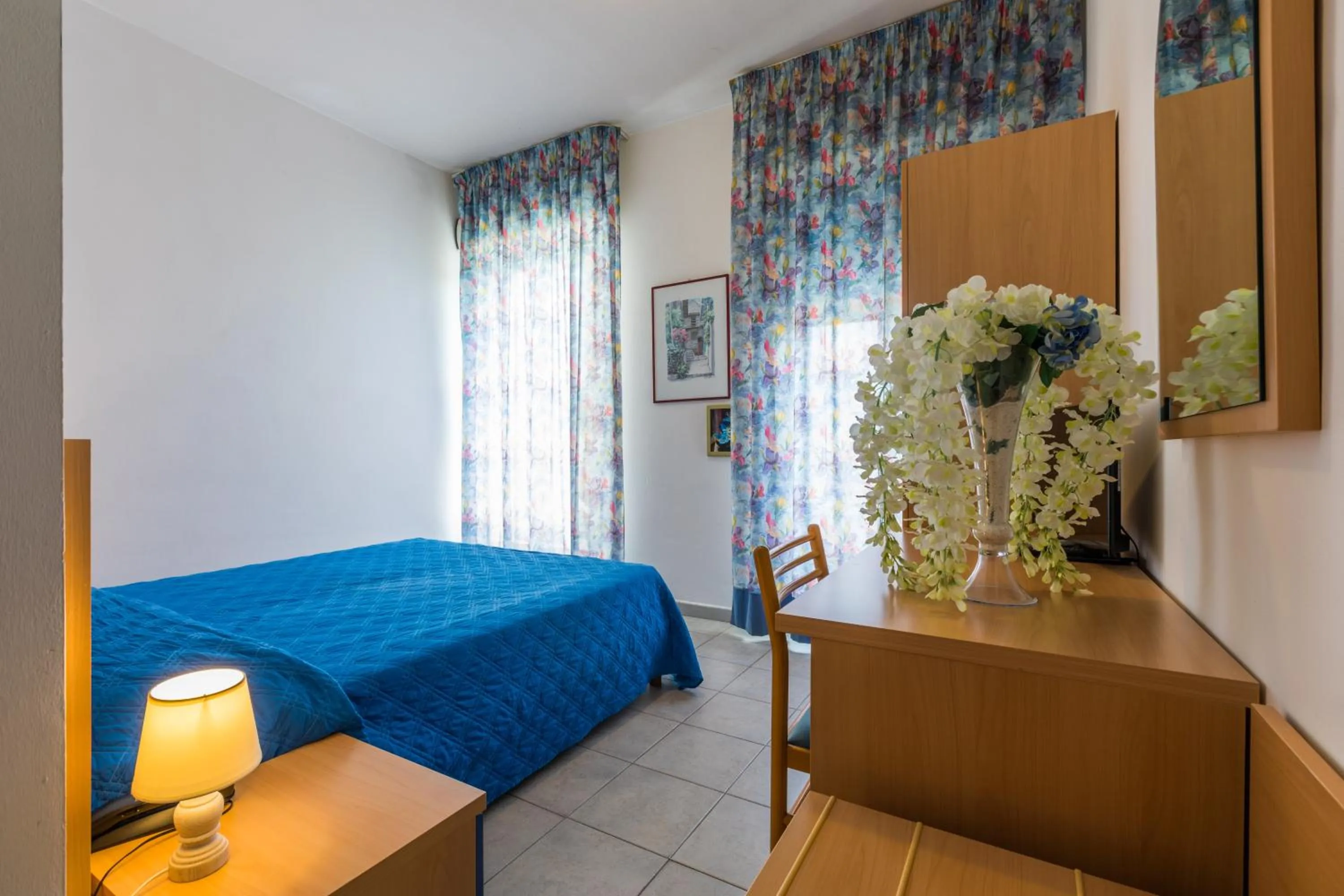 Photo of the whole room in Hotel Stella Marina