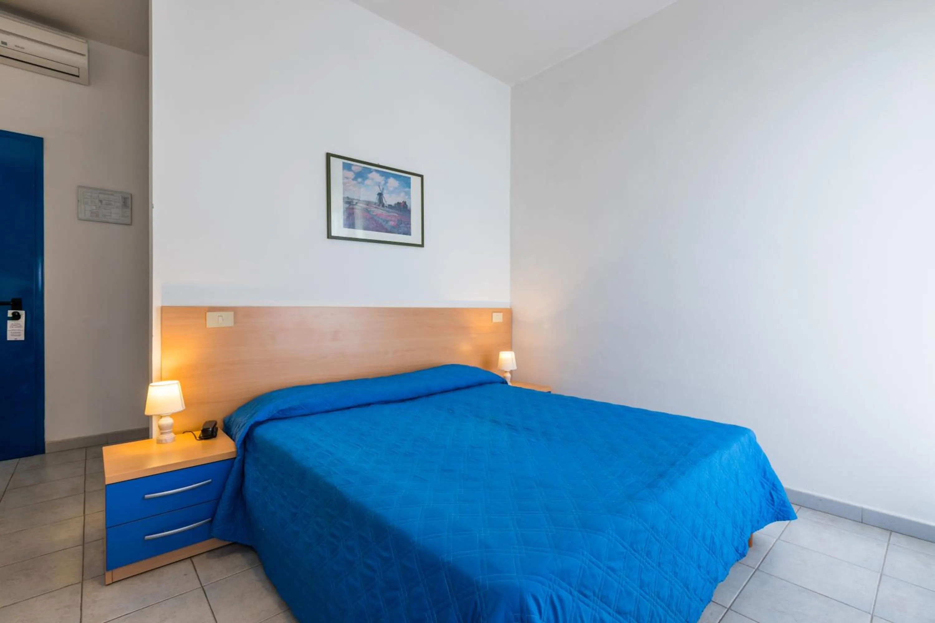 Photo of the whole room in Hotel Stella Marina