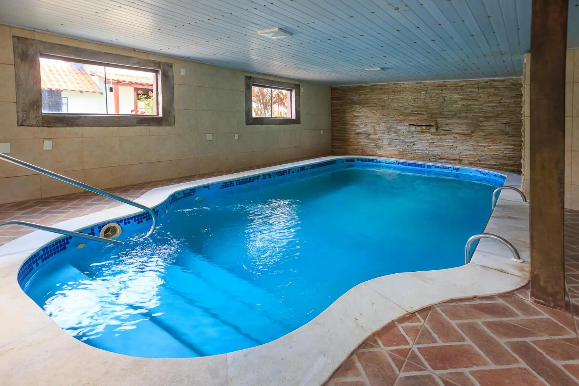 Swimming pool in Pousada Neuza Barbosa