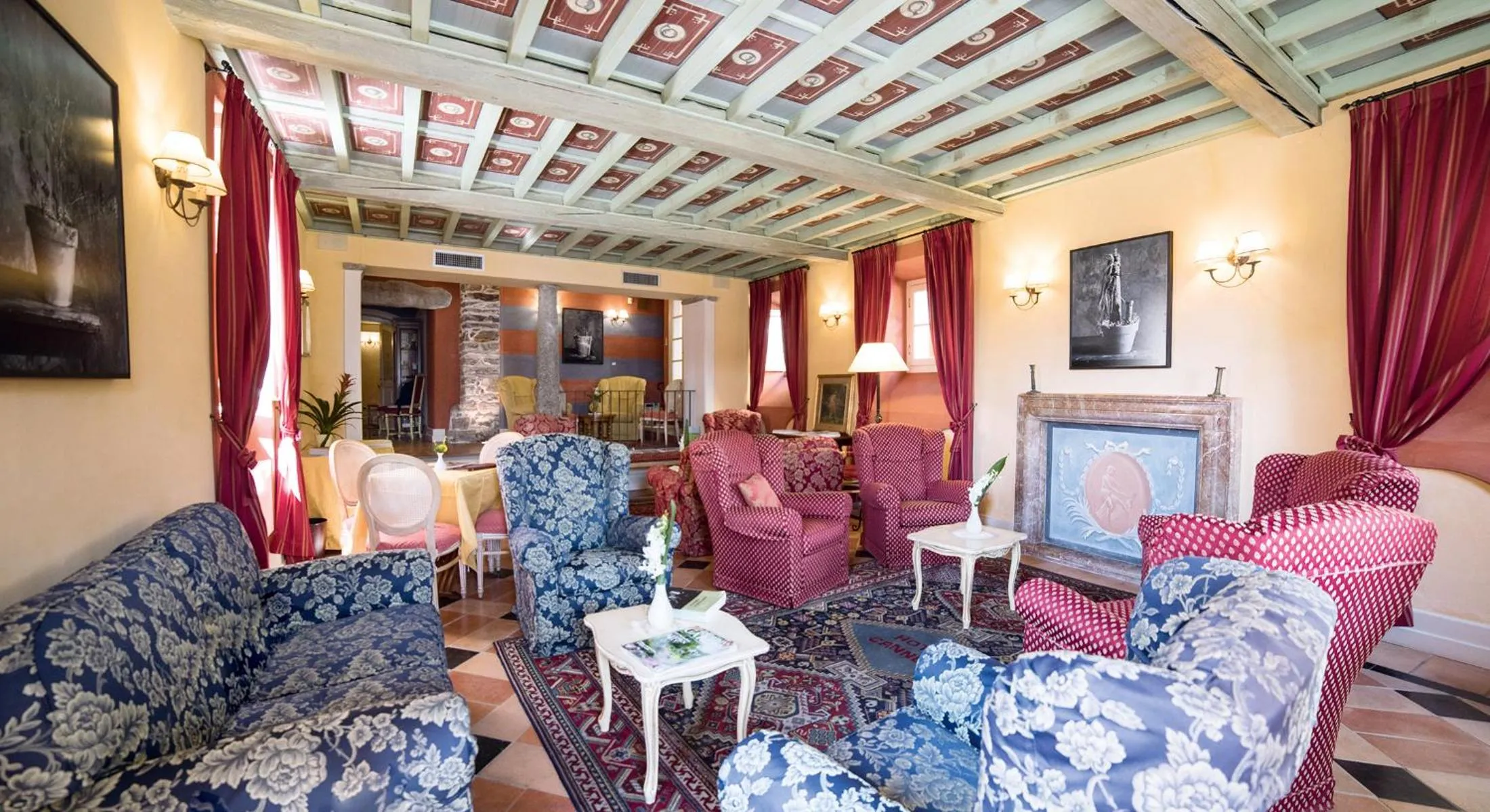 Communal lounge/ TV room in Residenza dei Fiori