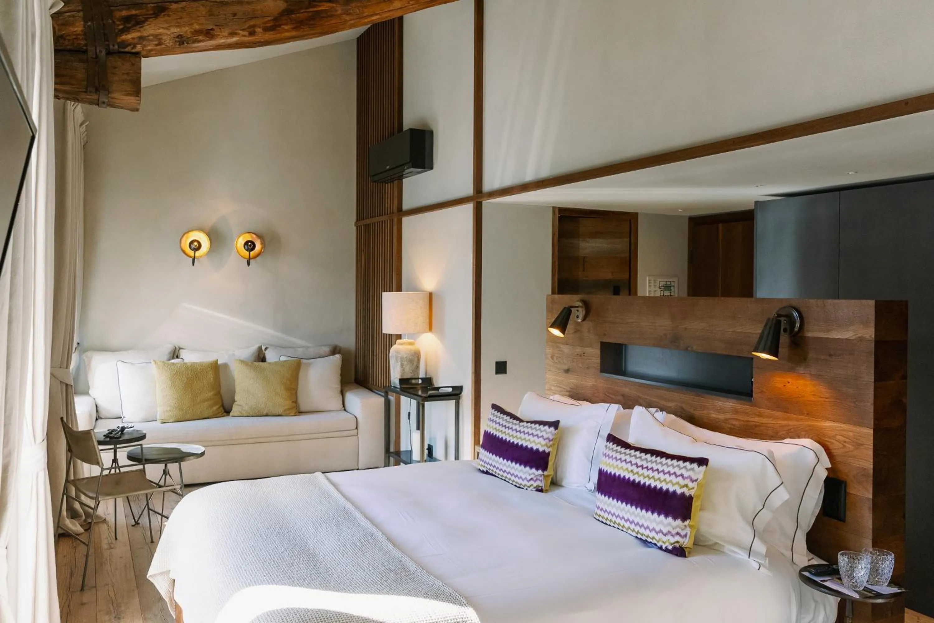 Bedroom, Bed in Relais Castello di Morcote