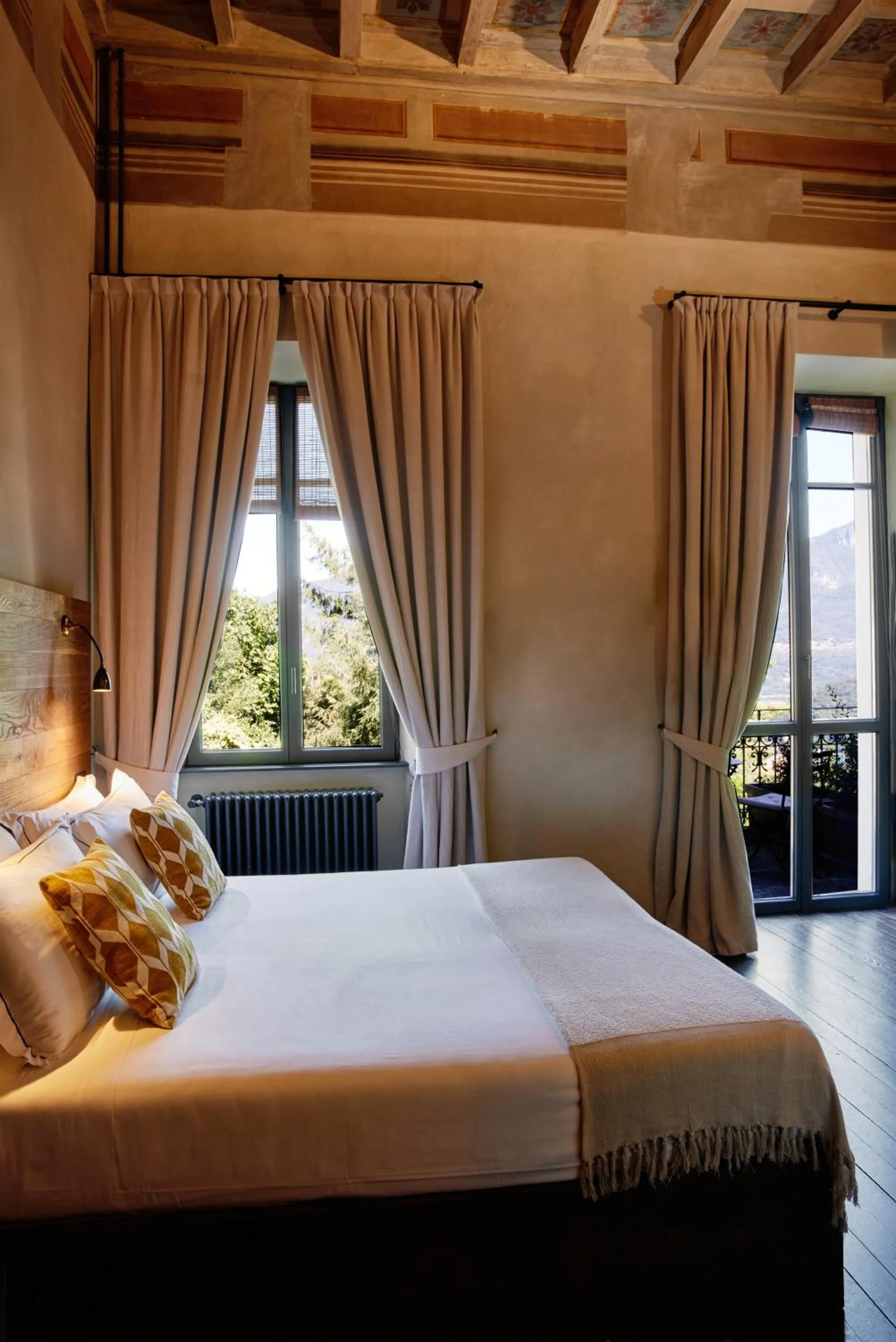 Bed in Relais Castello di Morcote