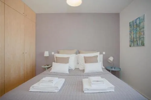 Liiiving in Porto | Bright Light Apartment