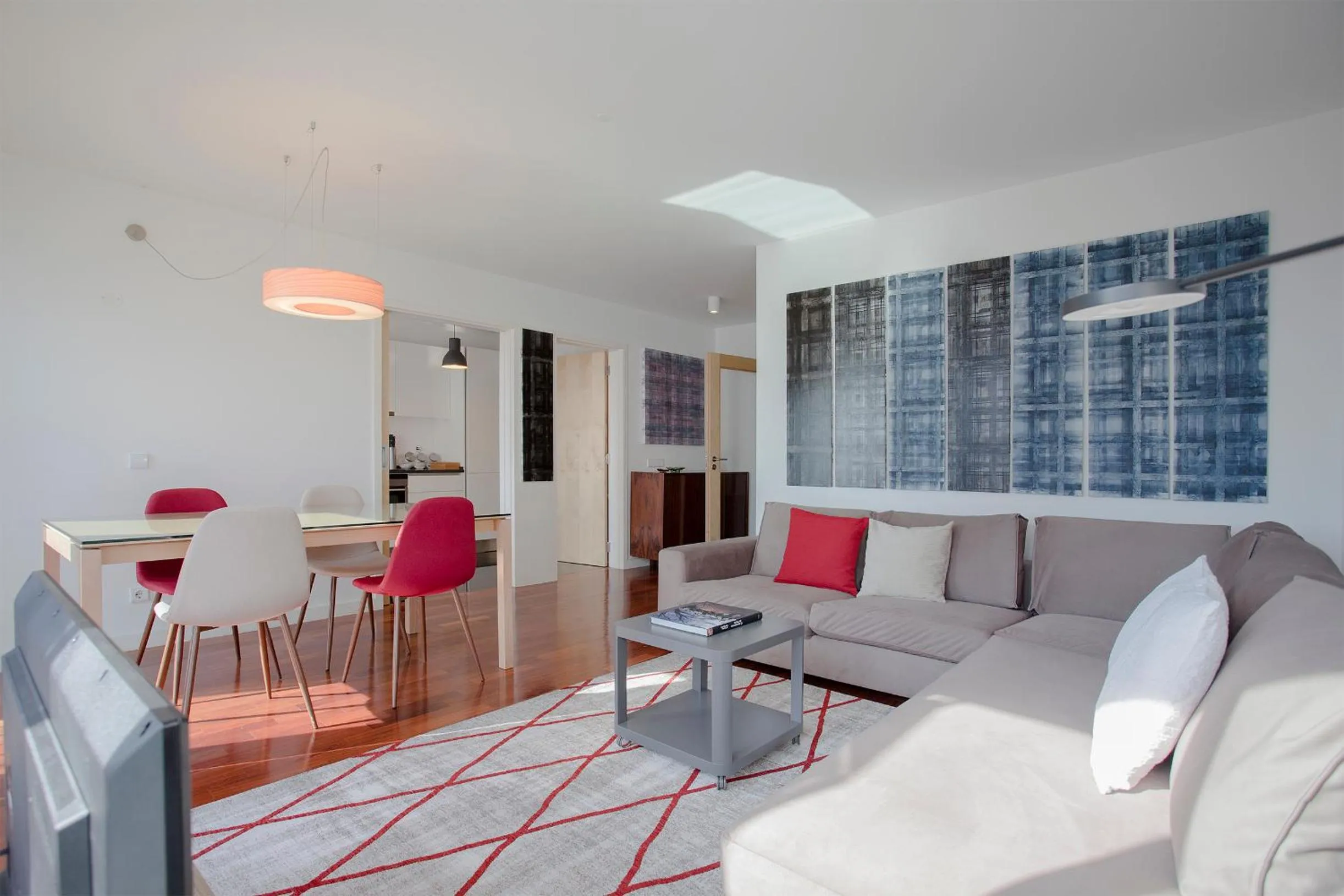 TV and multimedia in Liiiving in Porto | Bright Light Apartment