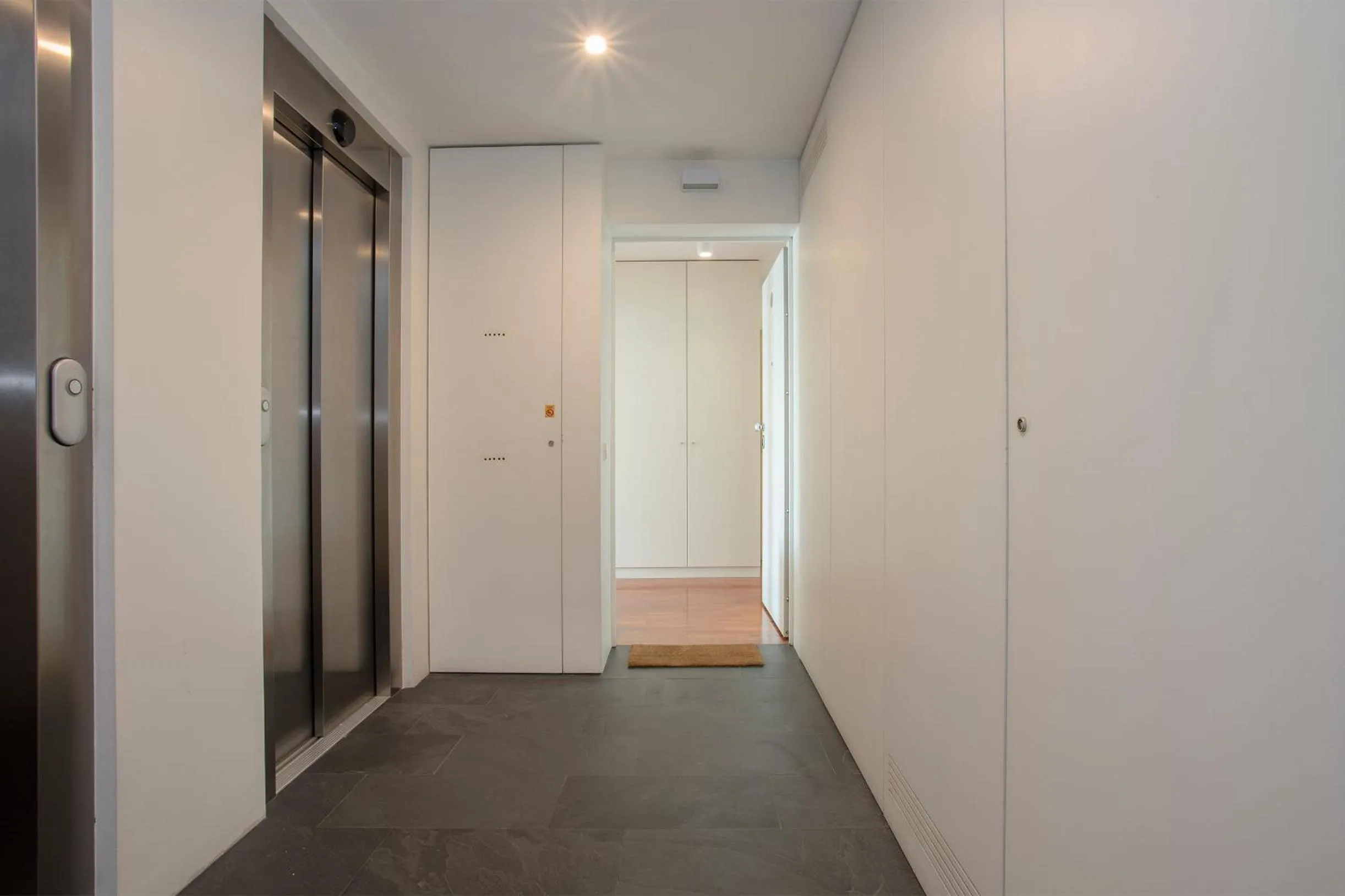 Property building in Liiiving in Porto | Bright Light Apartment