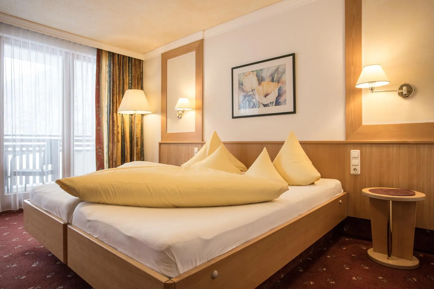 Bedroom, Bed in Hotel Weisseespitze