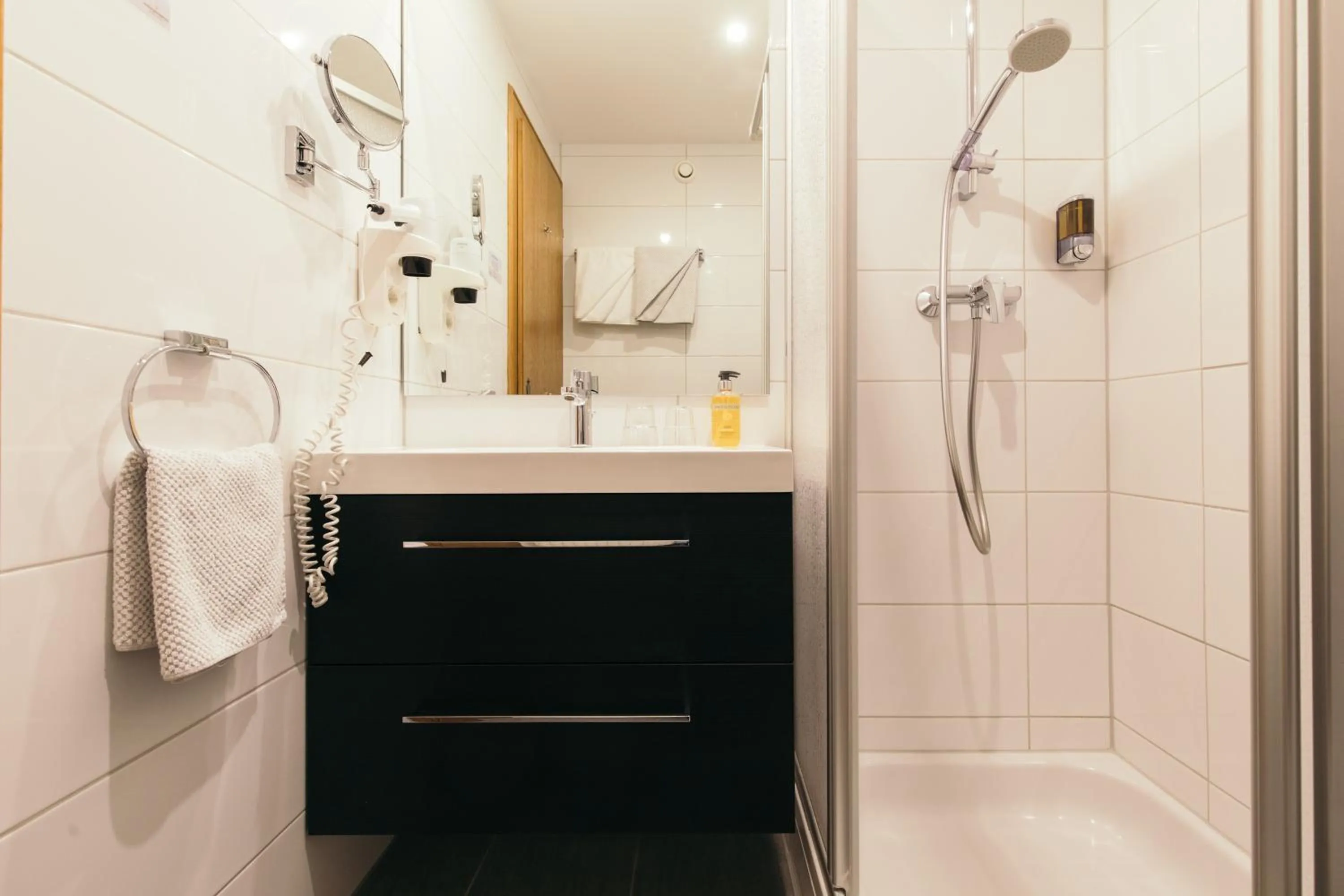 Bathroom in Hotel Weisseespitze