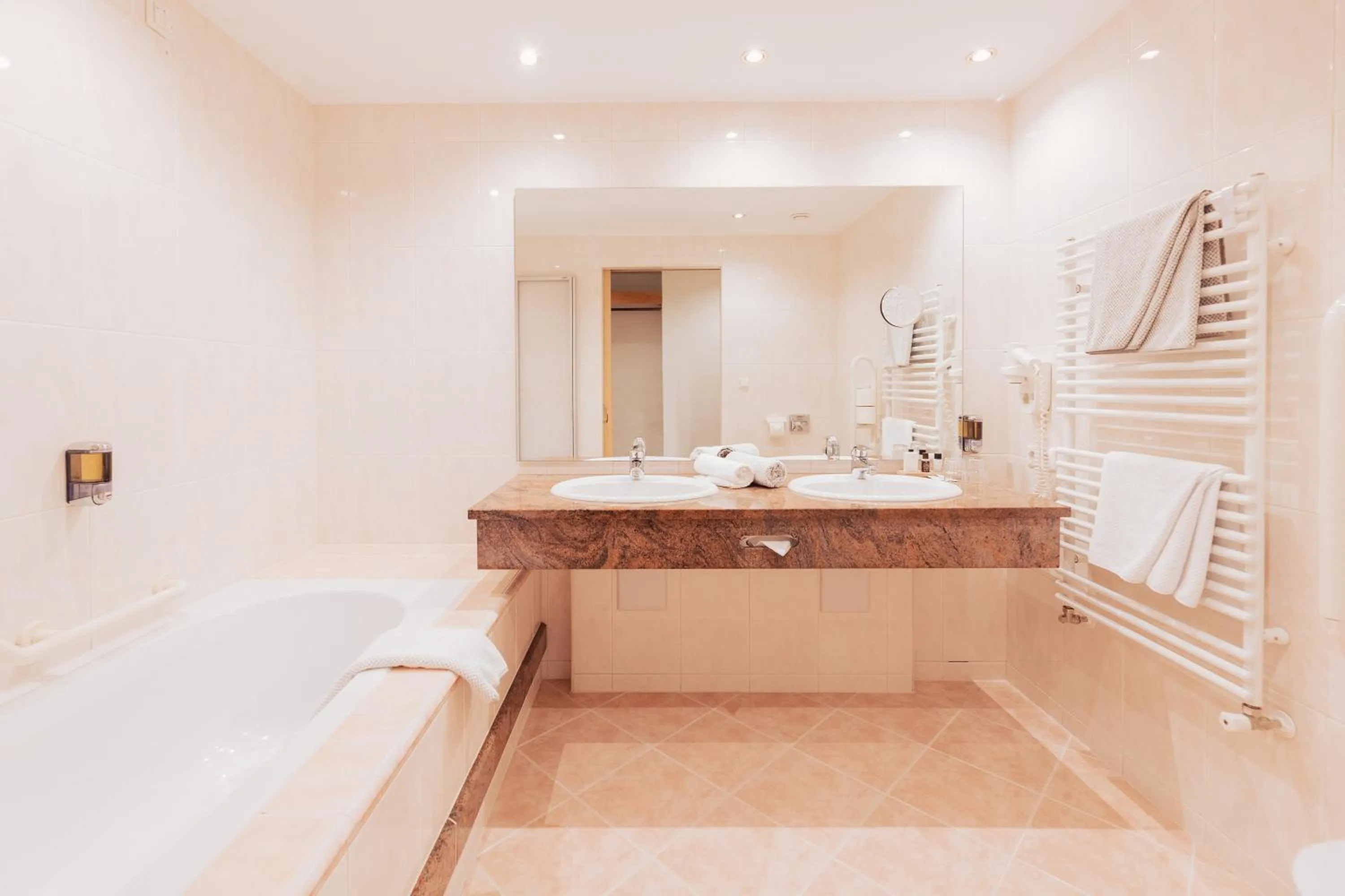 Bathroom in Hotel Weisseespitze