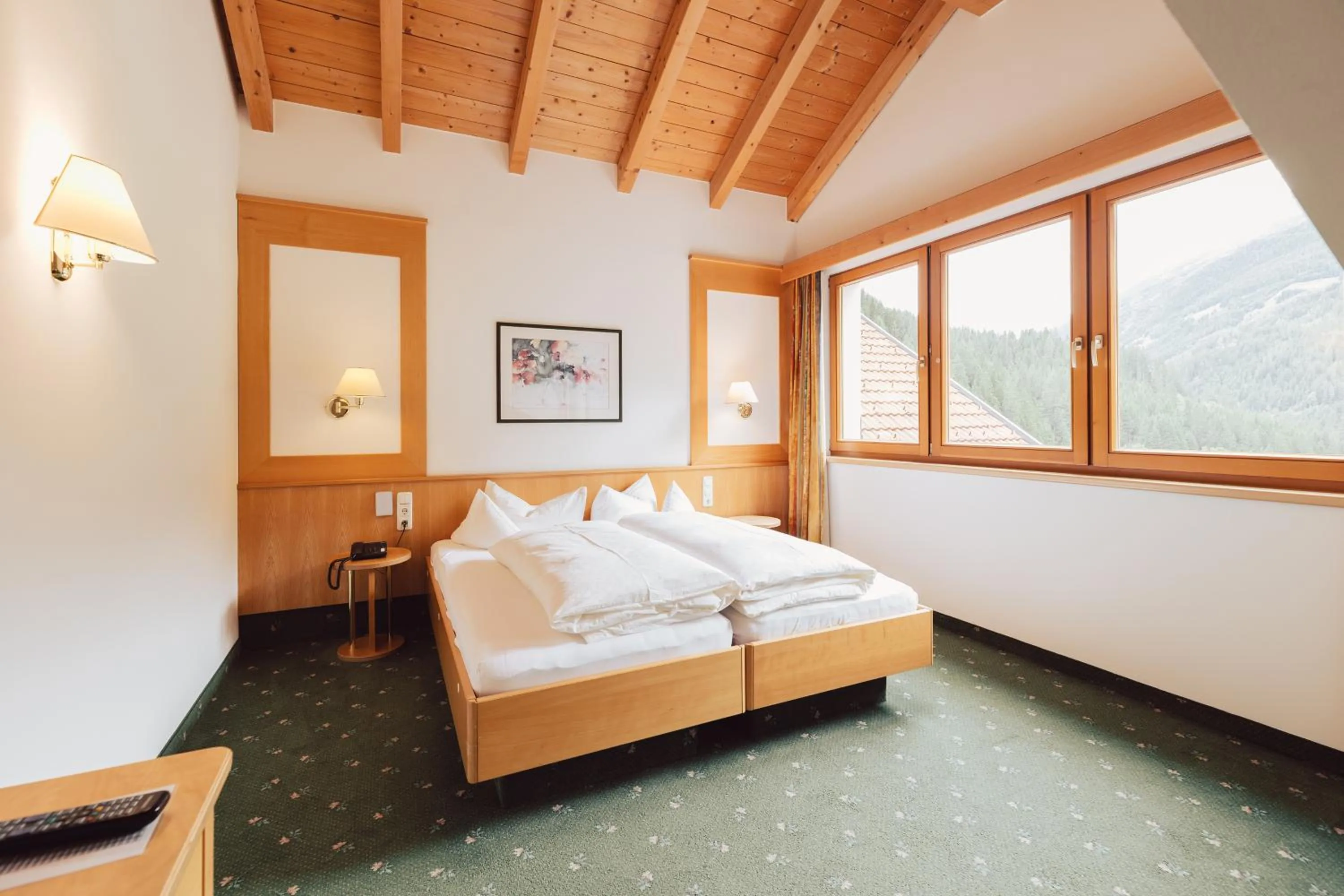 Bedroom, Bed in Hotel Weisseespitze