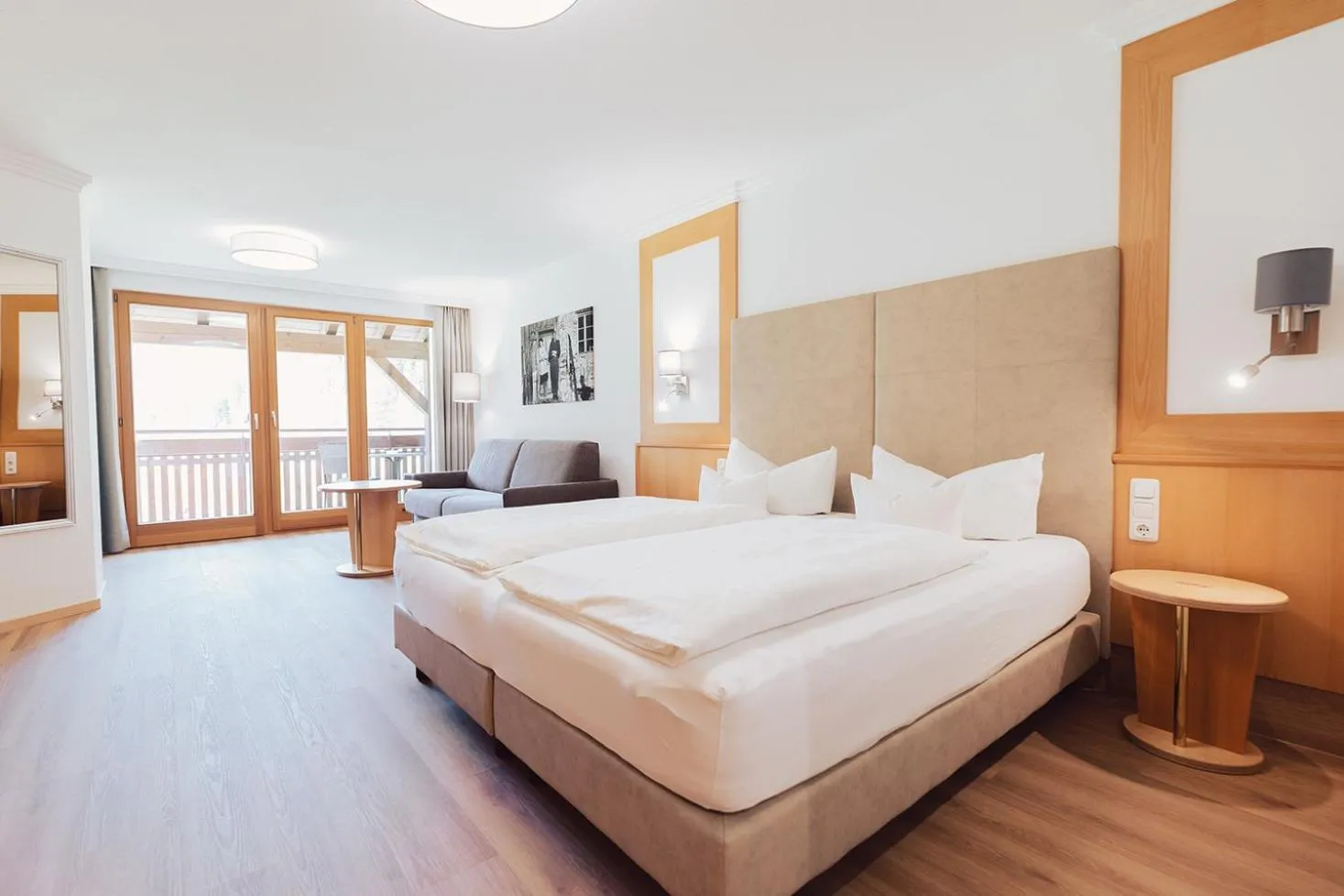 Photo of the whole room, Bed in Hotel Weisseespitze