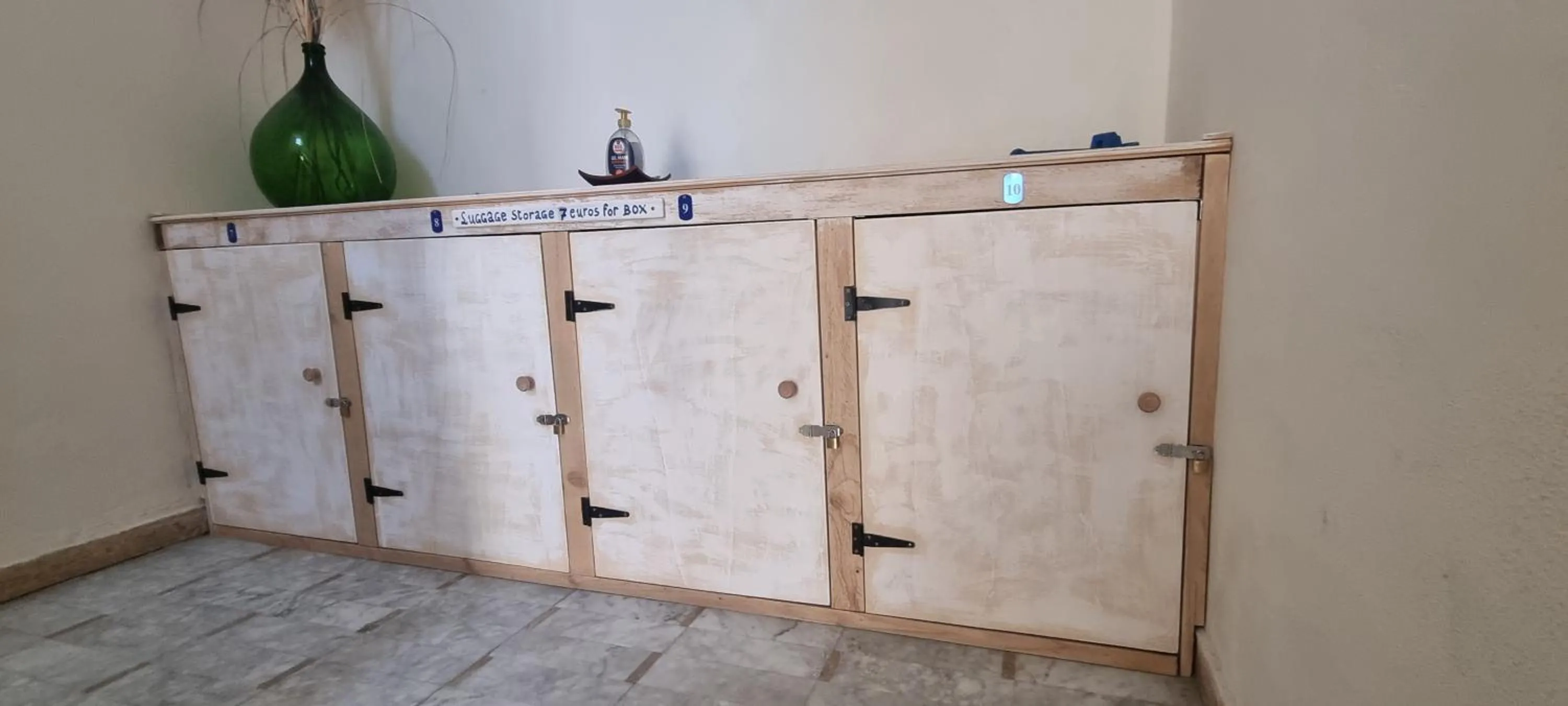 Internal: Not applicable to any particular room in B&B Jamba