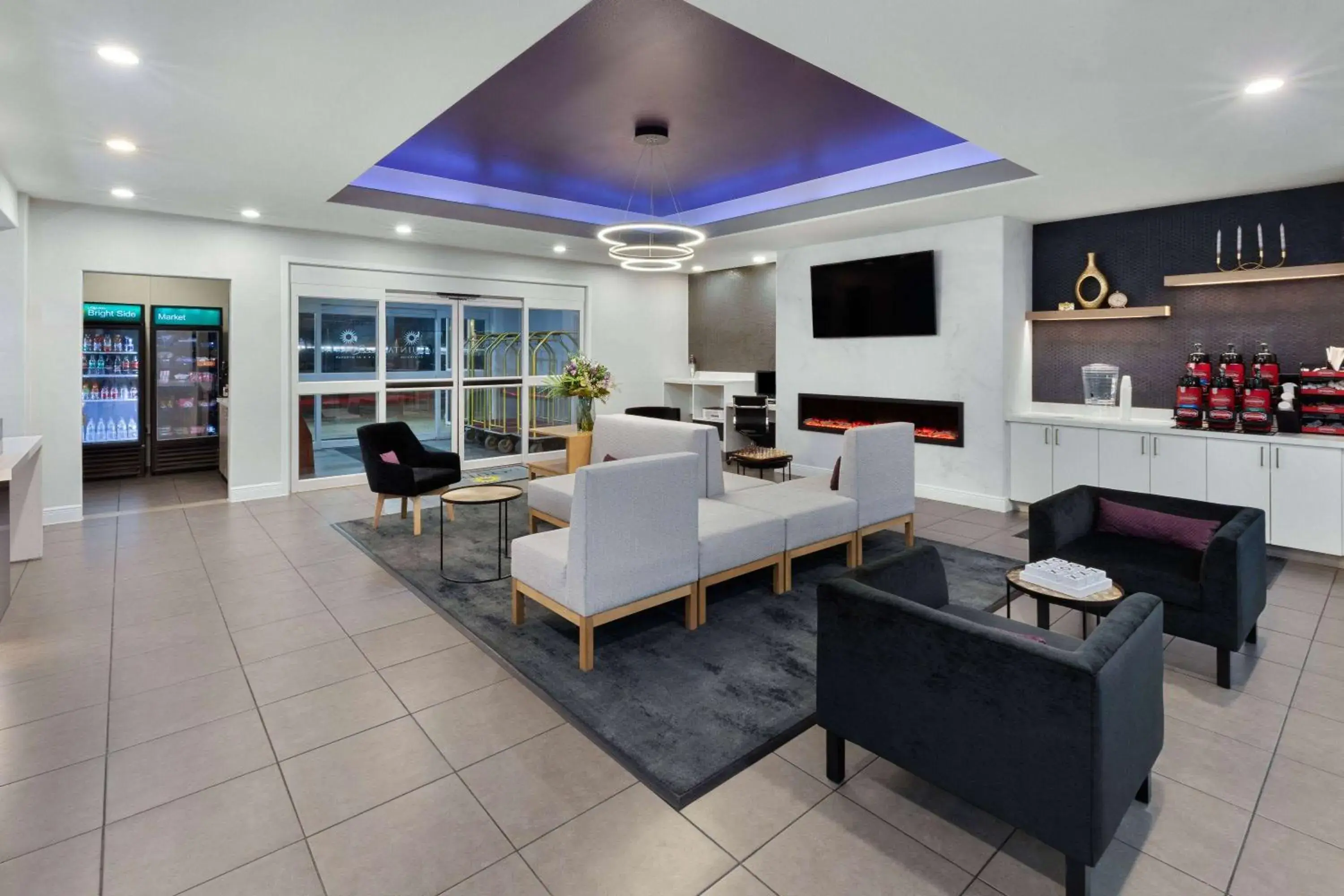 Lobby or reception in La Quinta by Wyndham Austin - Cedar Park Lobby or reception in La Quinta by Wyndham Austin - Cedar Park