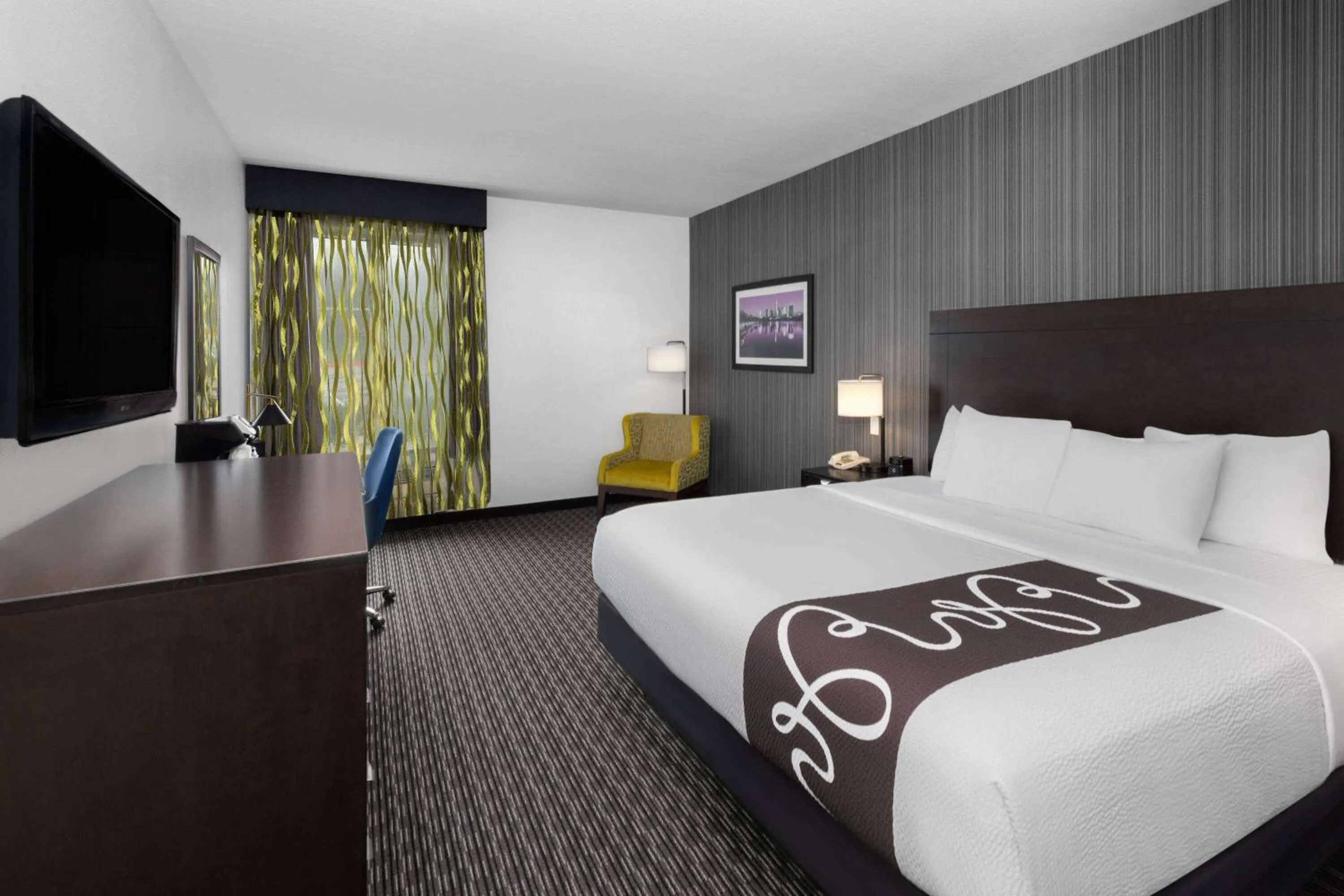 Photo of the whole room, Bed in La Quinta by Wyndham Austin - Cedar Park