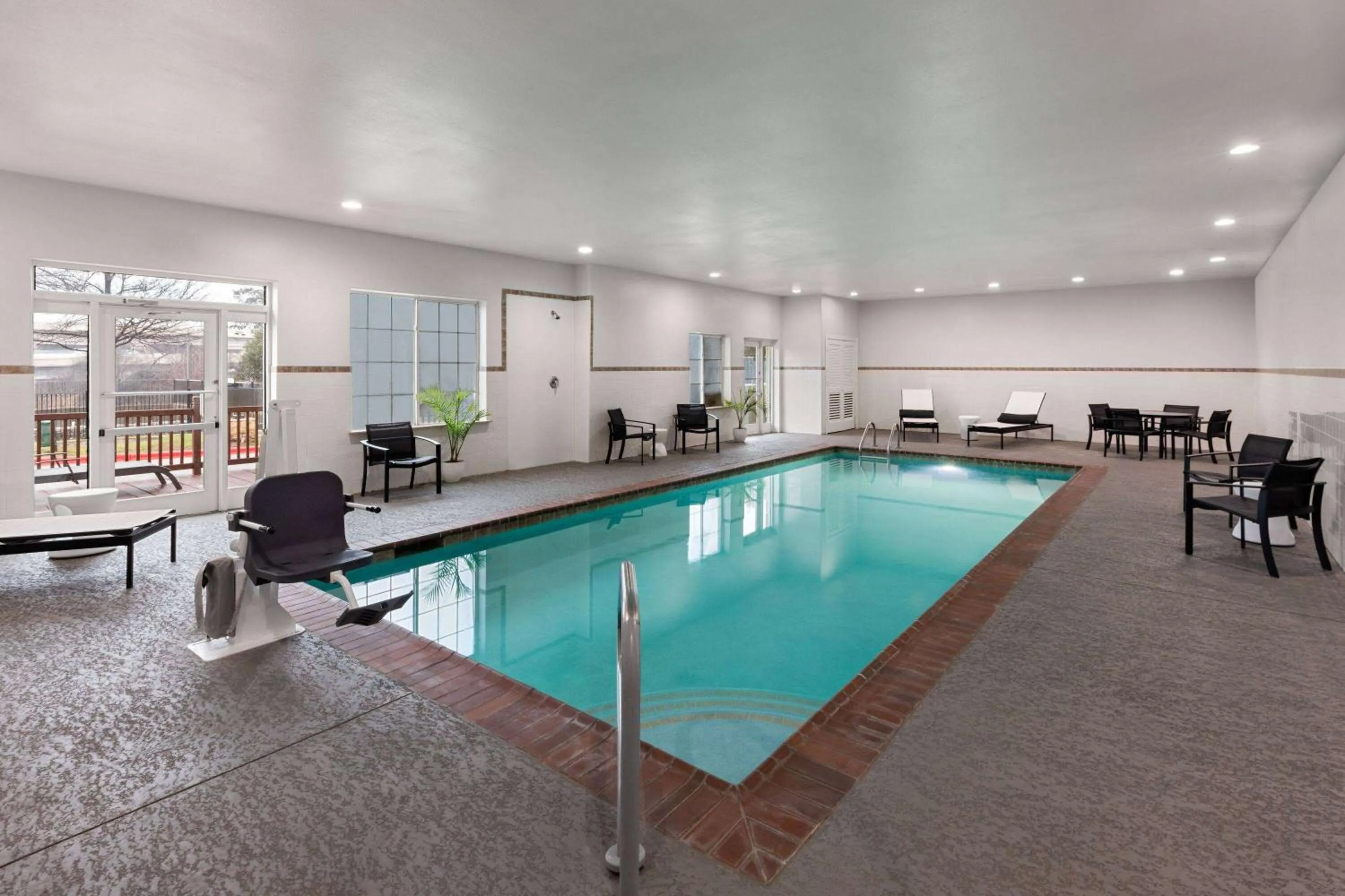 Swimming pool in La Quinta by Wyndham Austin - Cedar Park