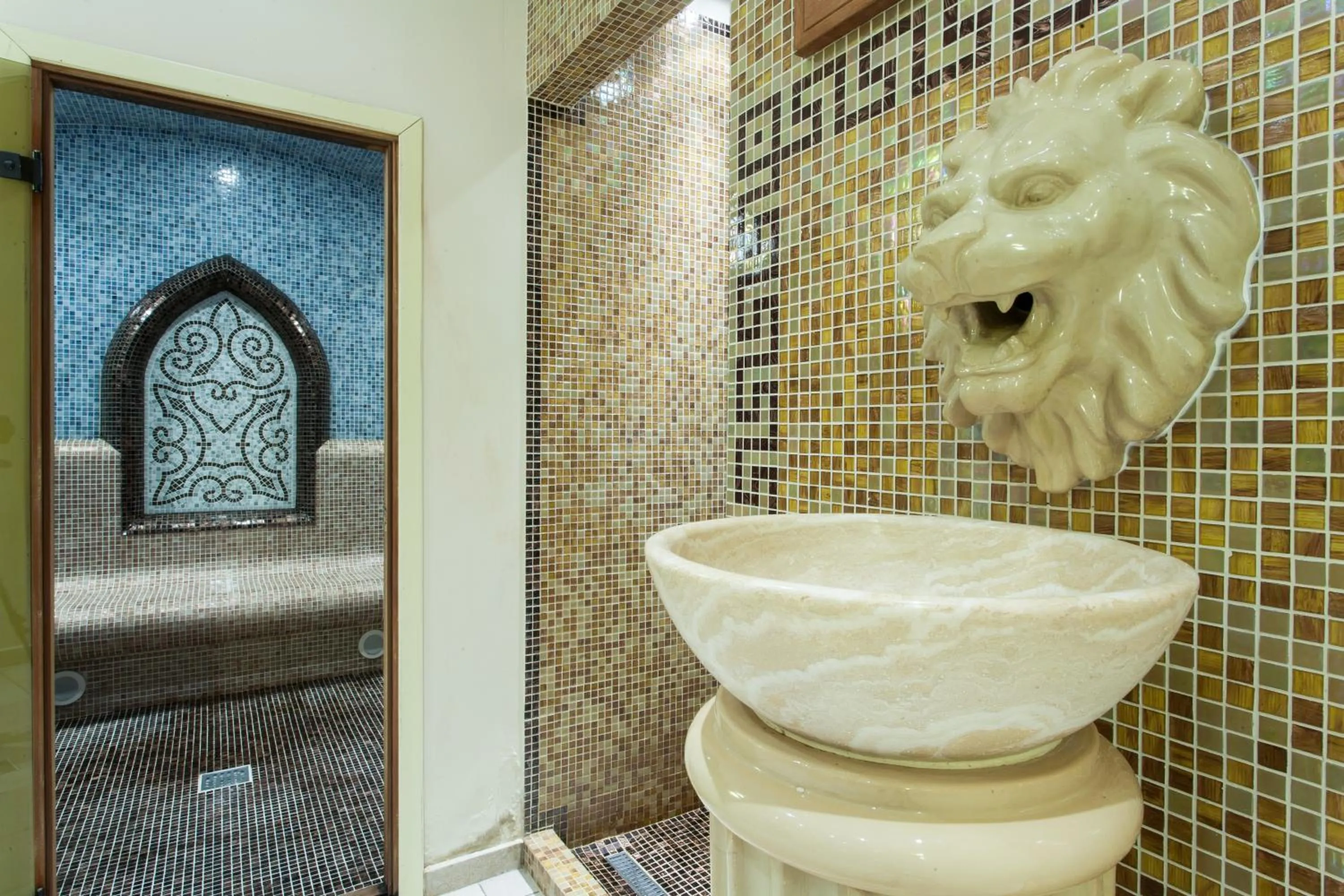 Steam room in Hotel Helen