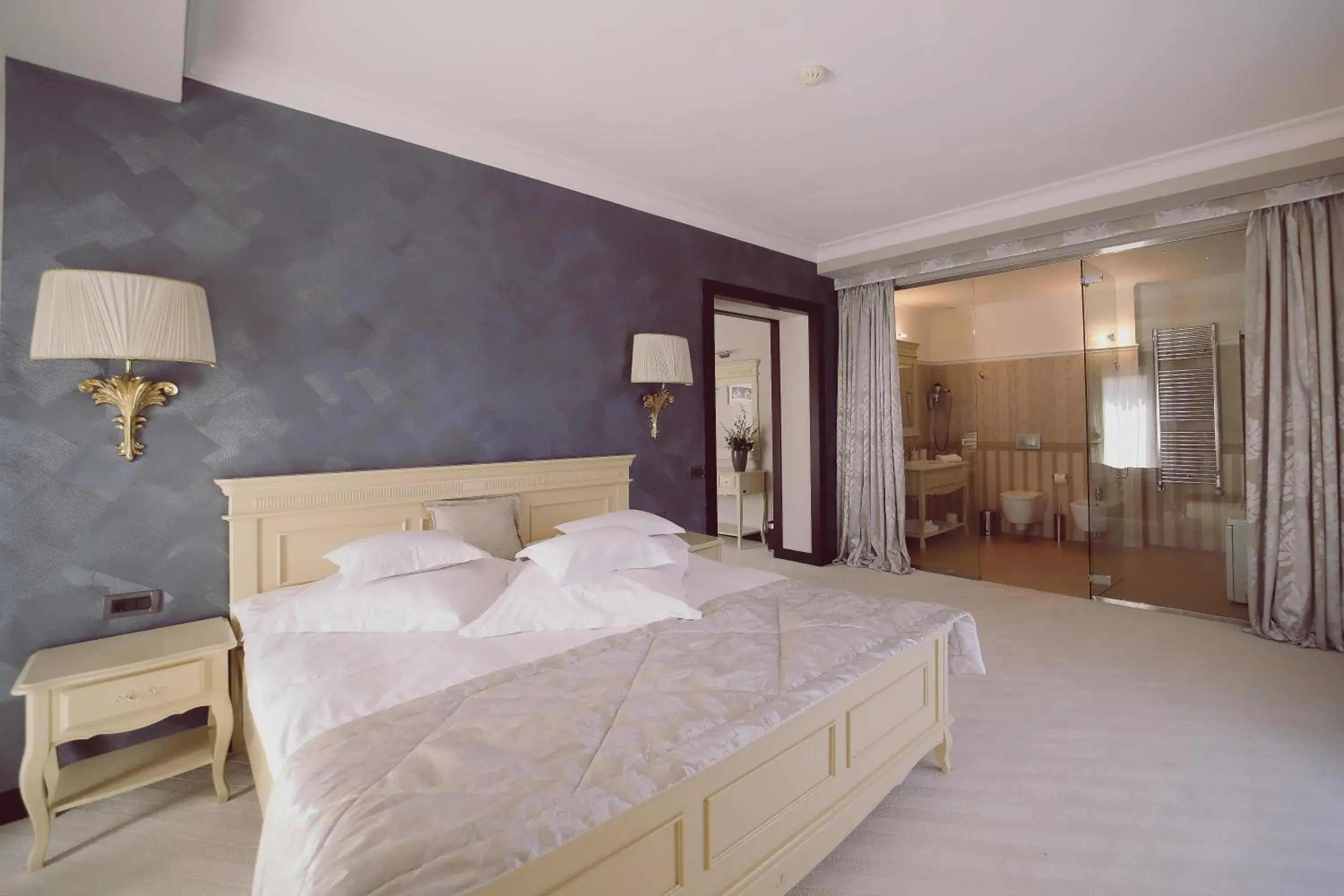 Suite in Hotel Helen Suite in Hotel Helen