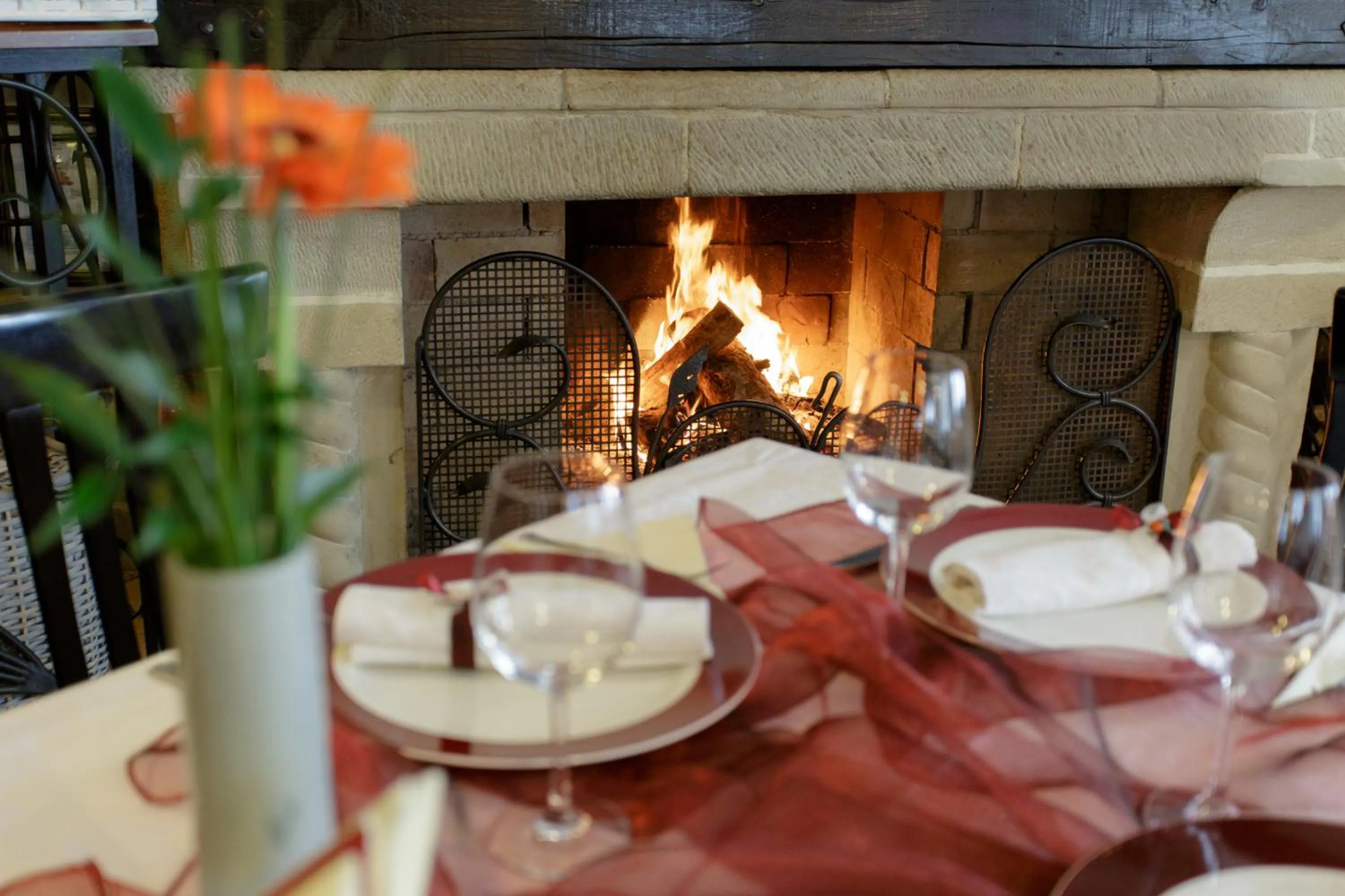 Restaurant/places to eat in Hotel Helen