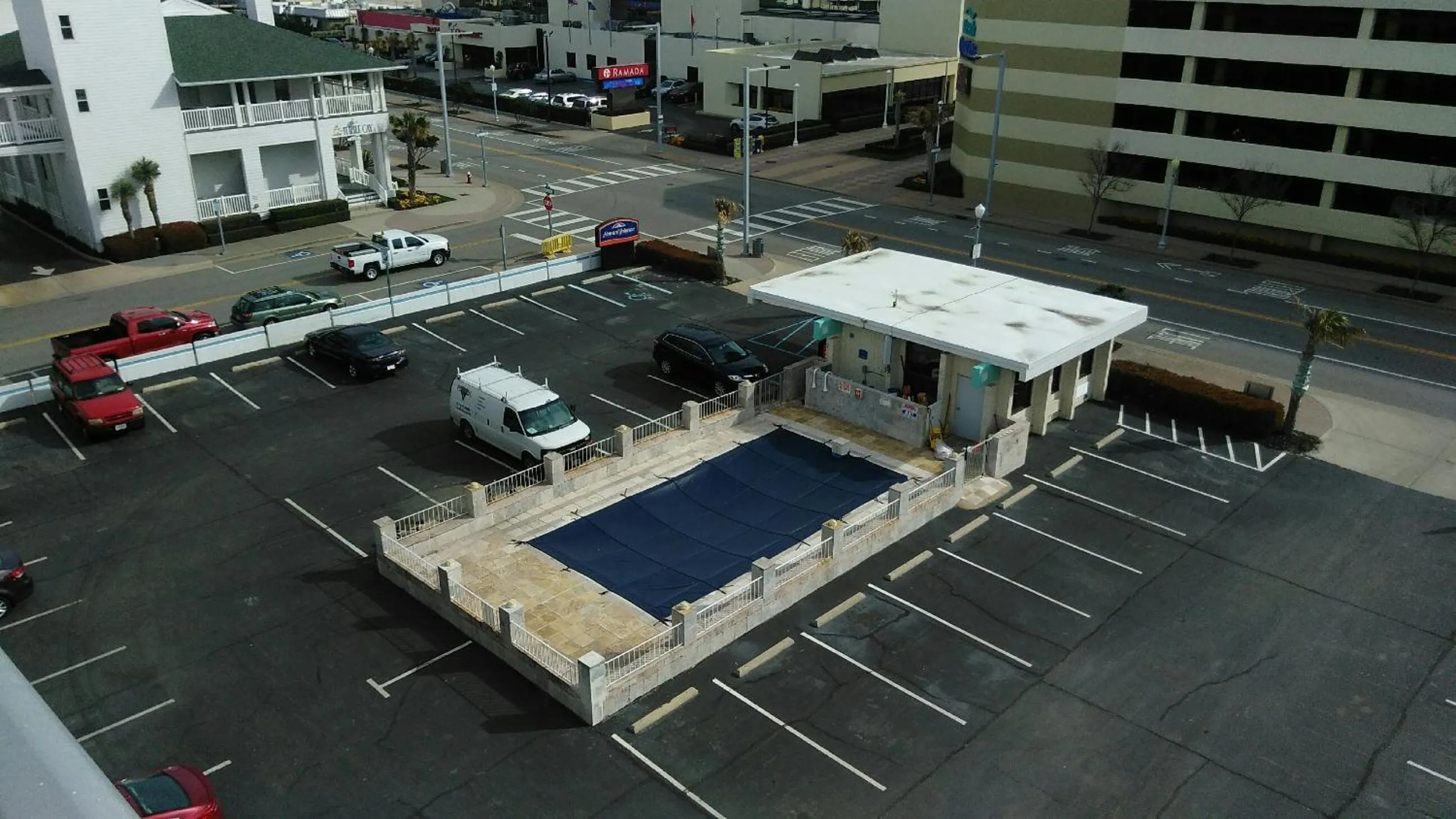 Natural landscape in Howard Johnson by Wyndham Virginia Beach At The Beach