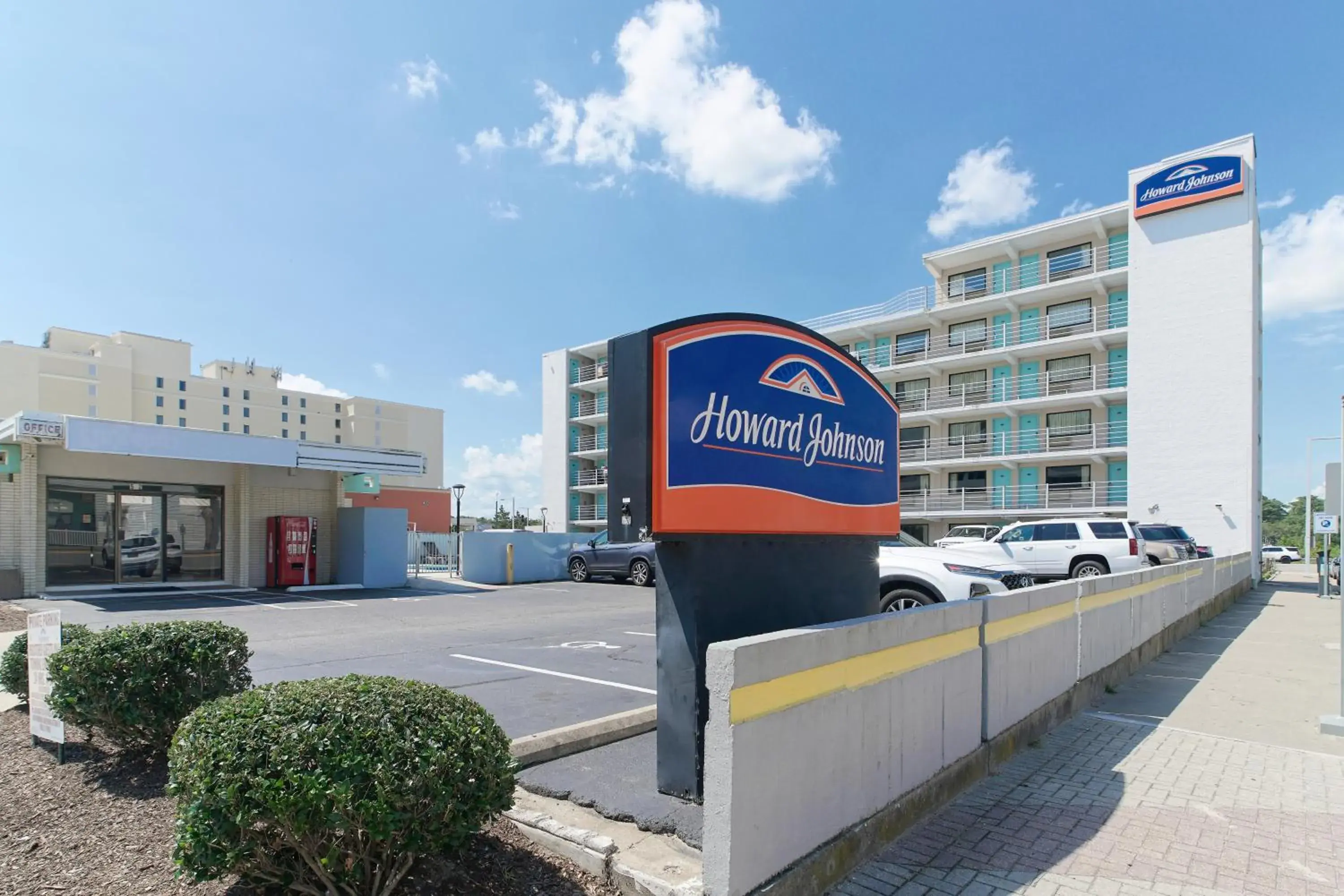 Property building in Howard Johnson by Wyndham Virginia Beach At The Beach